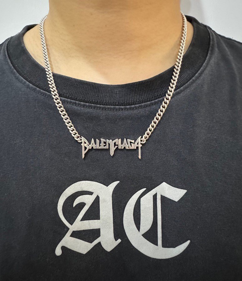 【】原单货🔹🔹新品 巴黎世家 项链Balenciaga 做旧款🔹专柜一致 黄铜材质 古金电镀 火爆款出货