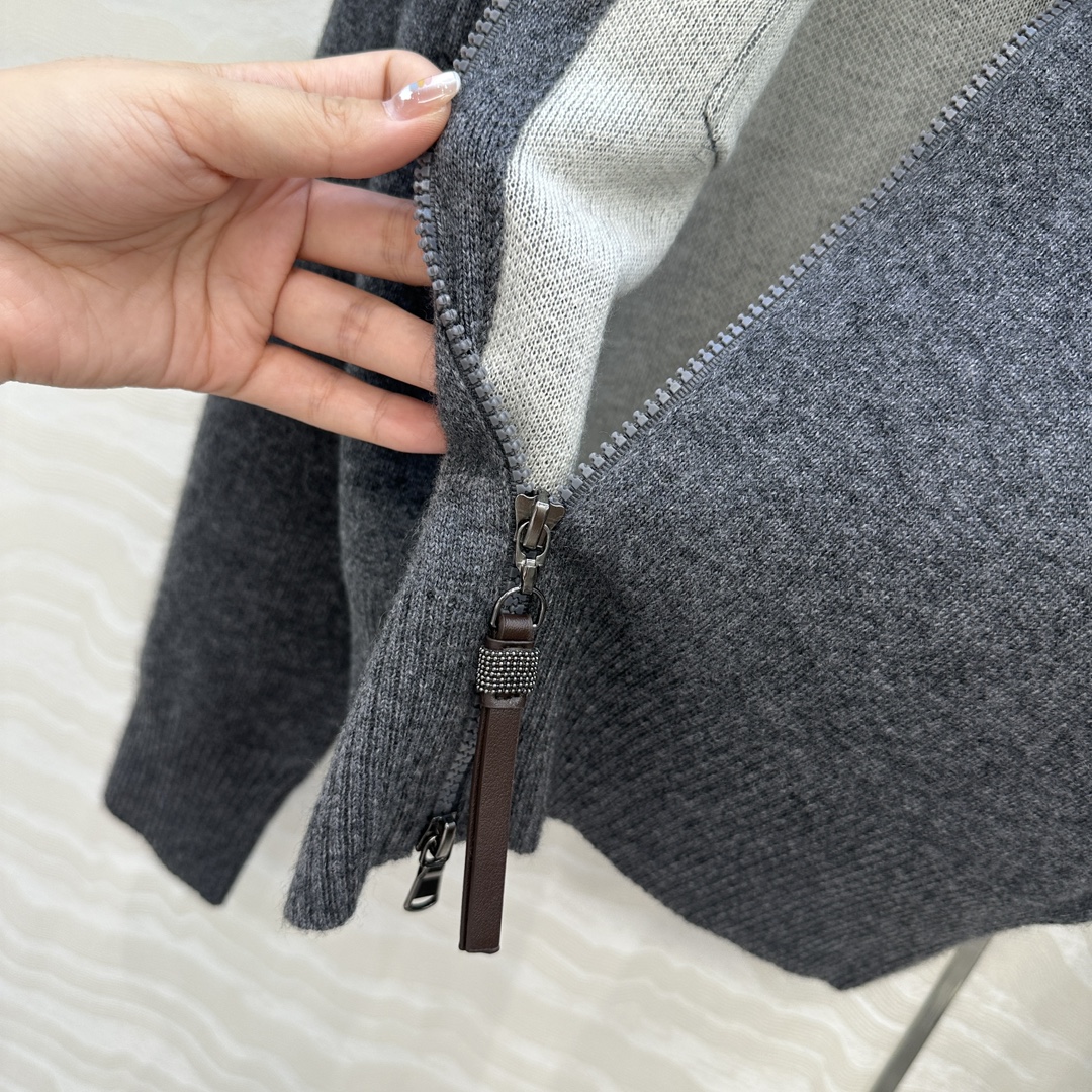 独家首发🍒高端原单品质！行走的高定，BC针织羊绒外套！优雅惬意气质中高领双开拉链设计。进口96羊绒纱线1