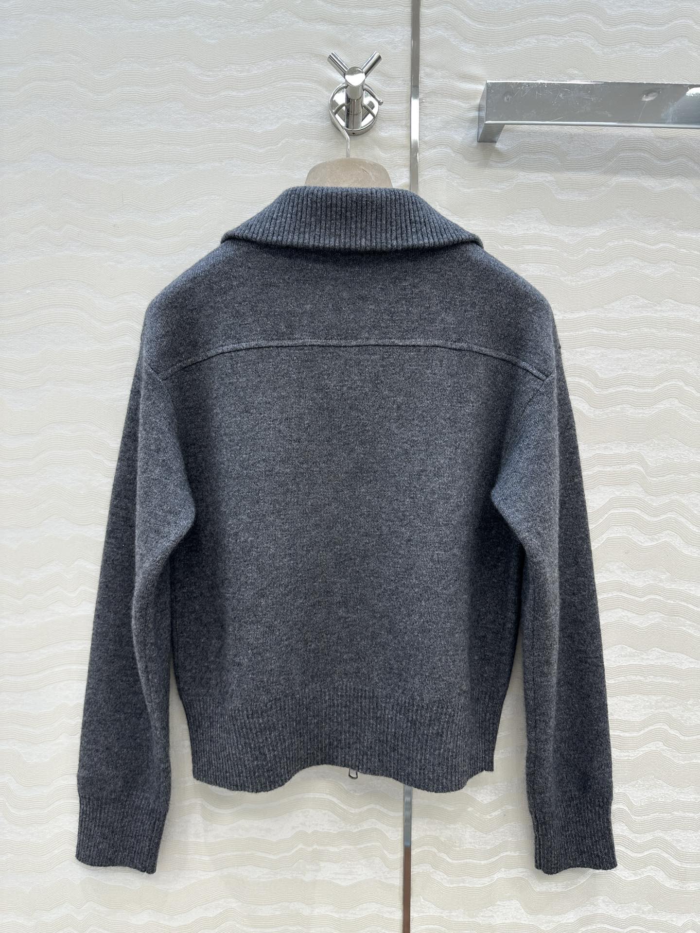 独家首发🍒高端原单品质！行走的高定，BC针织羊绒外套！优雅惬意气质中高领双开拉链设计。进口96羊绒纱线1