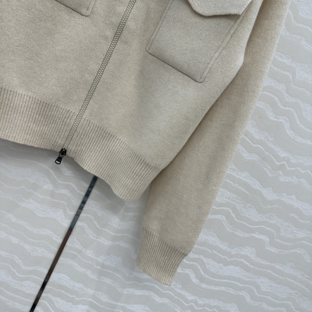 独家首发🍒高端原单品质！行走的高定，BC针织羊绒外套！优雅惬意气质中高领双开拉链设计。进口96羊绒纱线1