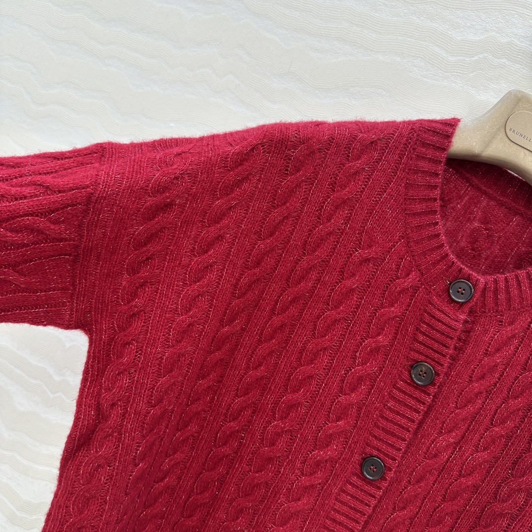 独家首发🍒高端原单品质！行走的高定 Bc闪耀银丝羊绒开衫外套！经典圆领进口拉毛绒纱线轻盈软糯。18针瑞士
