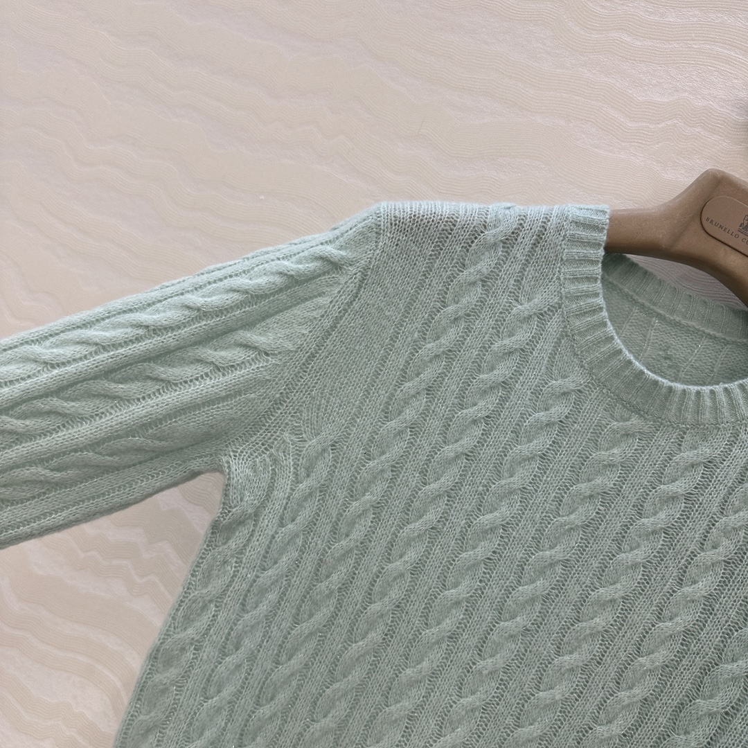 独家首发🍒高端原单品质！行走的高定 Bc闪耀银丝羊绒毛衣！经典圆领进口拉毛绒纱线轻盈软糯。18针瑞士机织