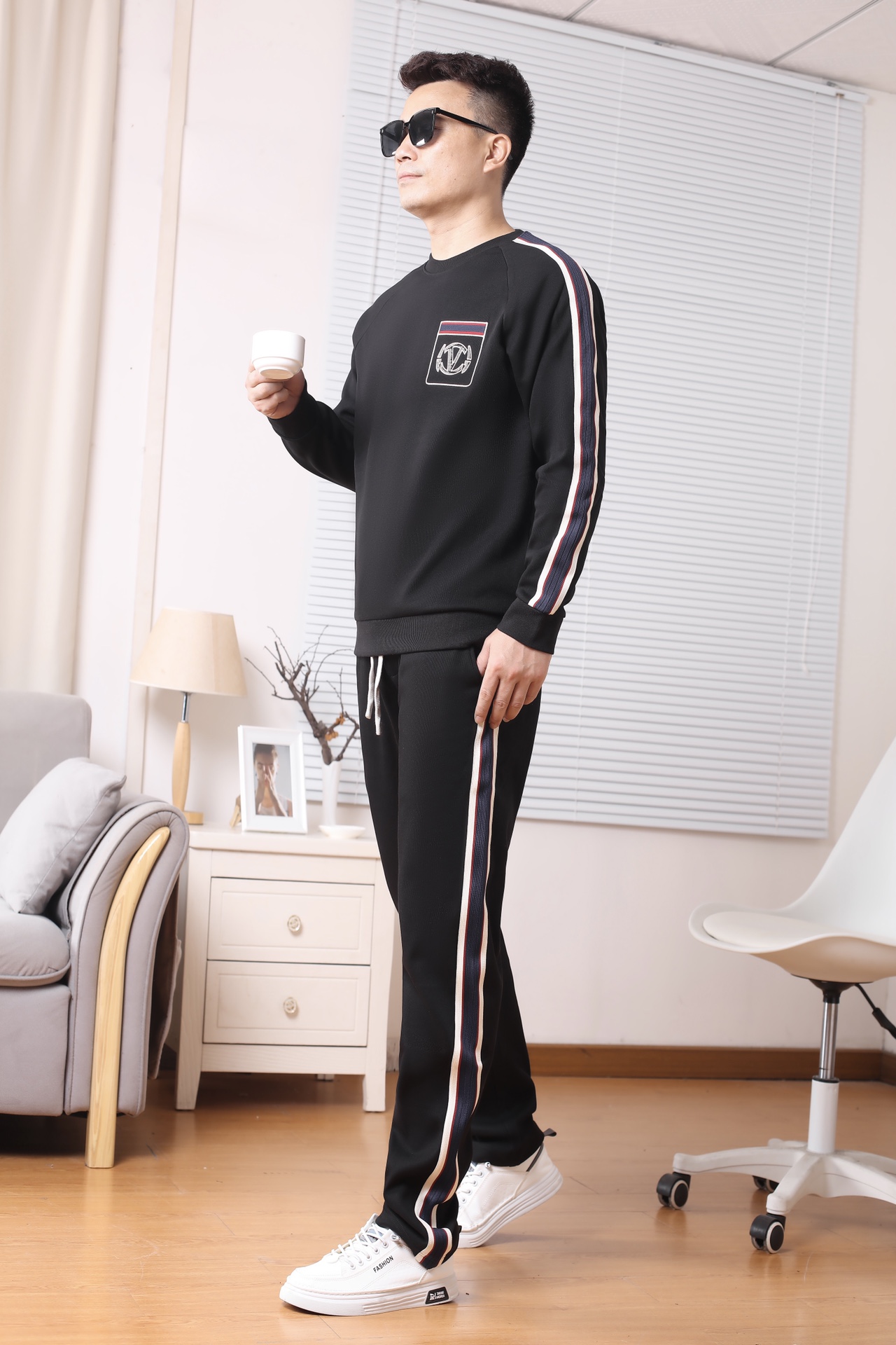 Valentino VLTN Embroidered Cotton Leisure Suit for Fall & Winter Collection. - 图片 3