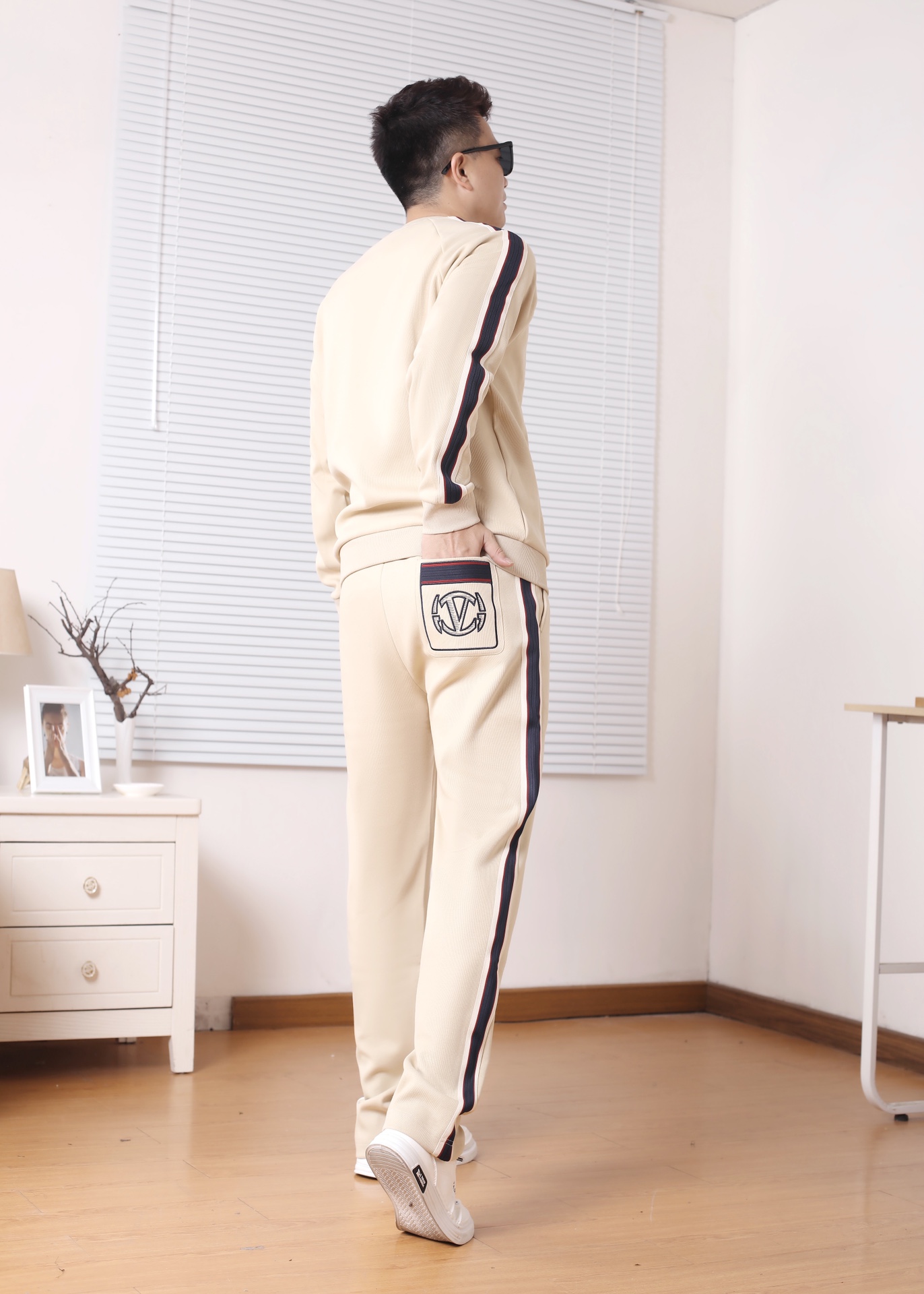 Valentino VLTN Embroidered Cotton Leisure Suit for Fall & Winter Collection. - 图片 9