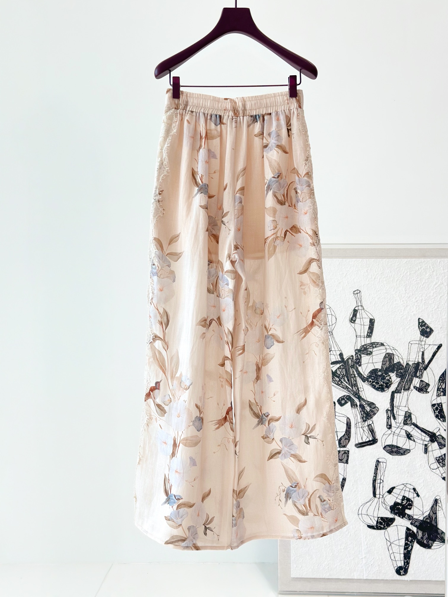“Zimmermann Summer Collection: Custom-Made Originals with Laced Shirts and Loose-Fit Pants” - 图片 8