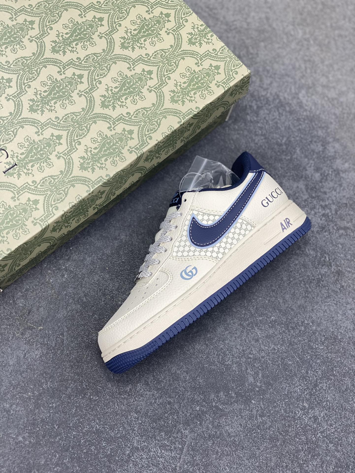 图片[7]-NIke Air Force 1 \’07 Low “古驰联名——花纹蓝勾”空军一号 低帮 运动鞋 休闲鞋 折边针车 工艺难度大 原楦头原纸板 原装鞋盒 定制五金配件 内置全掌气垫 原厂鞋底 货号：XS1958-564 尺码：36 36.5 37.5 38 38.5 39 40 40.5 41 42 42.5 43 44 44.5 45-选品中心