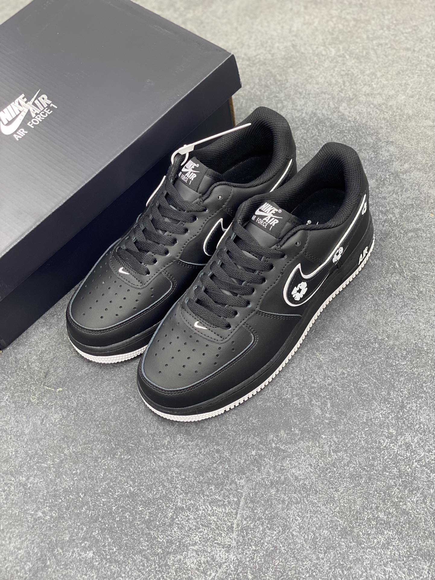 图片[8]-Nike Air Force 1 Low 空军一号低帮百搭休闲运动板鞋。柔软、弹性十足的缓震性能和出色的中底设计，横跨复古与现代的外型结合，造就出风靡全球三十多年的Force 1，直到今天还深受青睐。 货号：DV0788-002 尺码：36 36.5 37.5 38 38.5 39 40 40.5 41 42 42.5 43 44 44.5 45-选品中心