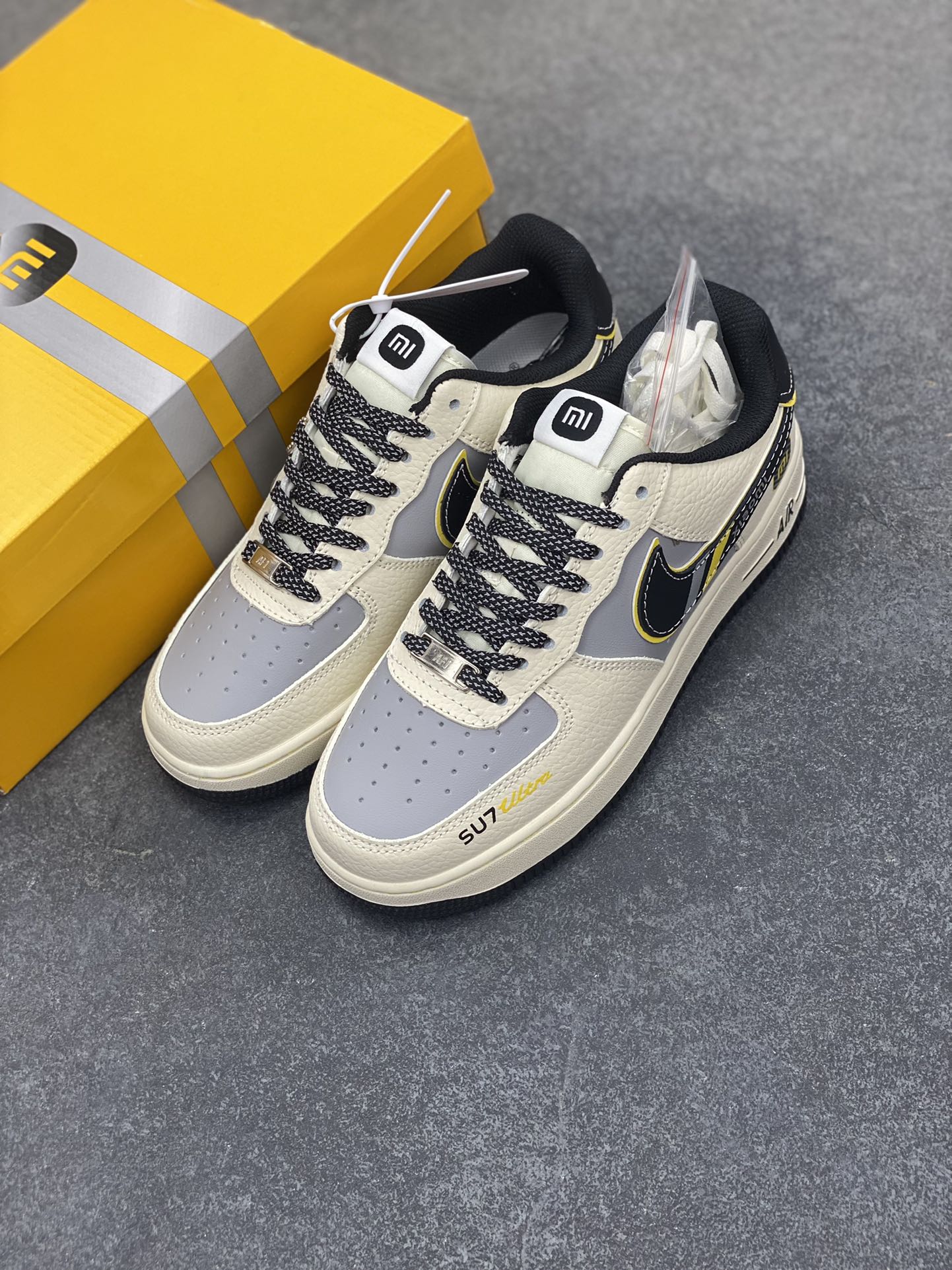 图片[8]-福利特价 Nike Air Force 1 Low 空军一号低帮百搭休闲运动板鞋。柔软、弹性十足的缓震性能和出色的中底设计，横跨复古与现代的外型结合，造就出风靡全球三十多年的Force 1，直到今天还深受青睐。 货号：XX3168-165 尺码：36 36.5 37.5 38 38.5 39 40 40.5 41 42 42.5 43 44 44.5 45-选品中心