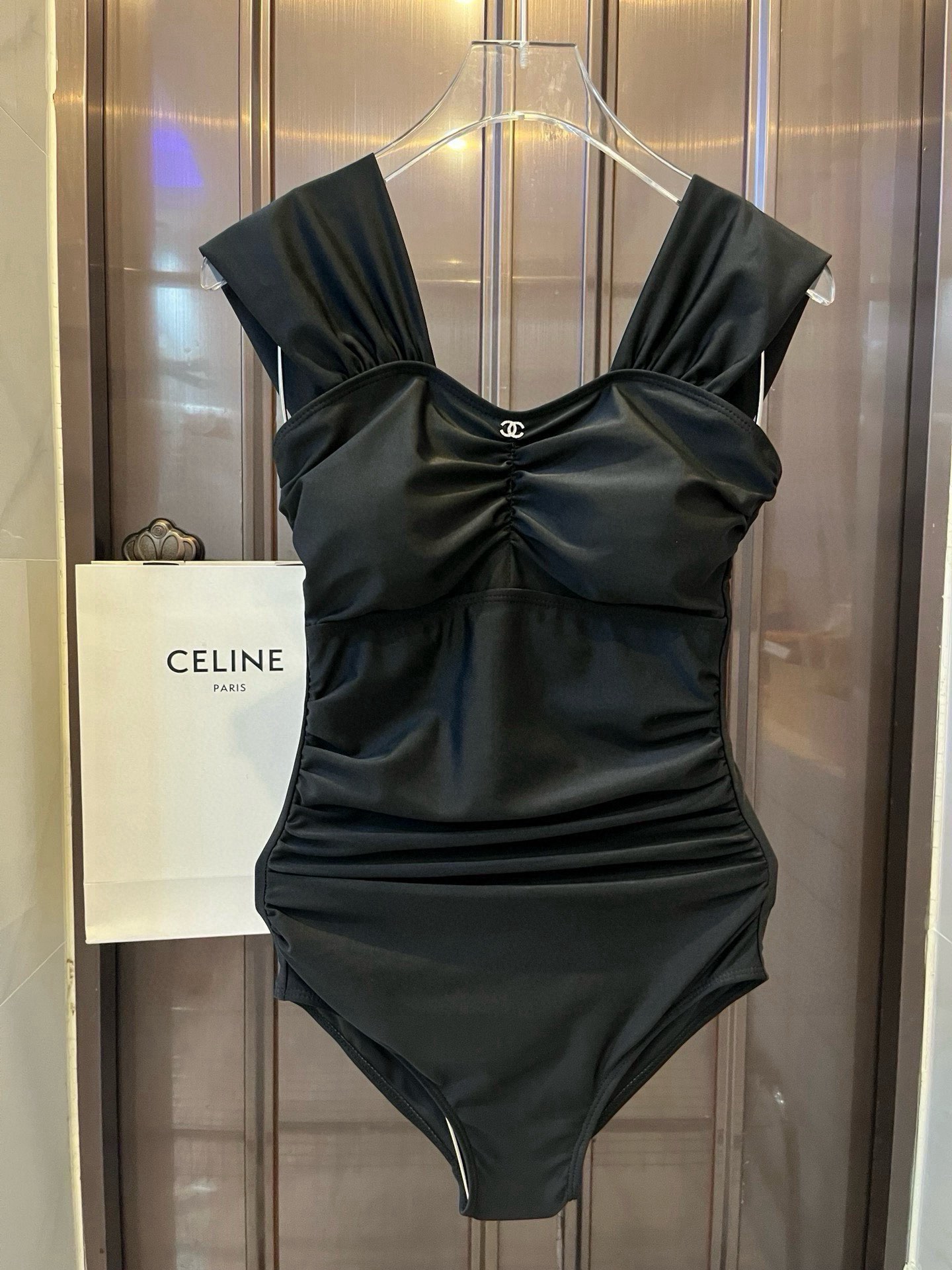 NO:376145,Chanel Chanel new one-piece swimsuit bikini, official model, S M L XL swimsuit swimsuit bikini, swimsuit, swimming trunks, bikini, chanel, chanel, swimsuits, bikinis19860909Chanel香奈儿新款连体泳衣比基尼,官方款,S M L XL泳衣泳裤比基尼,泳衣，泳裤，比基尼,chanel,chanel,swimsuits,bikinis,accessory