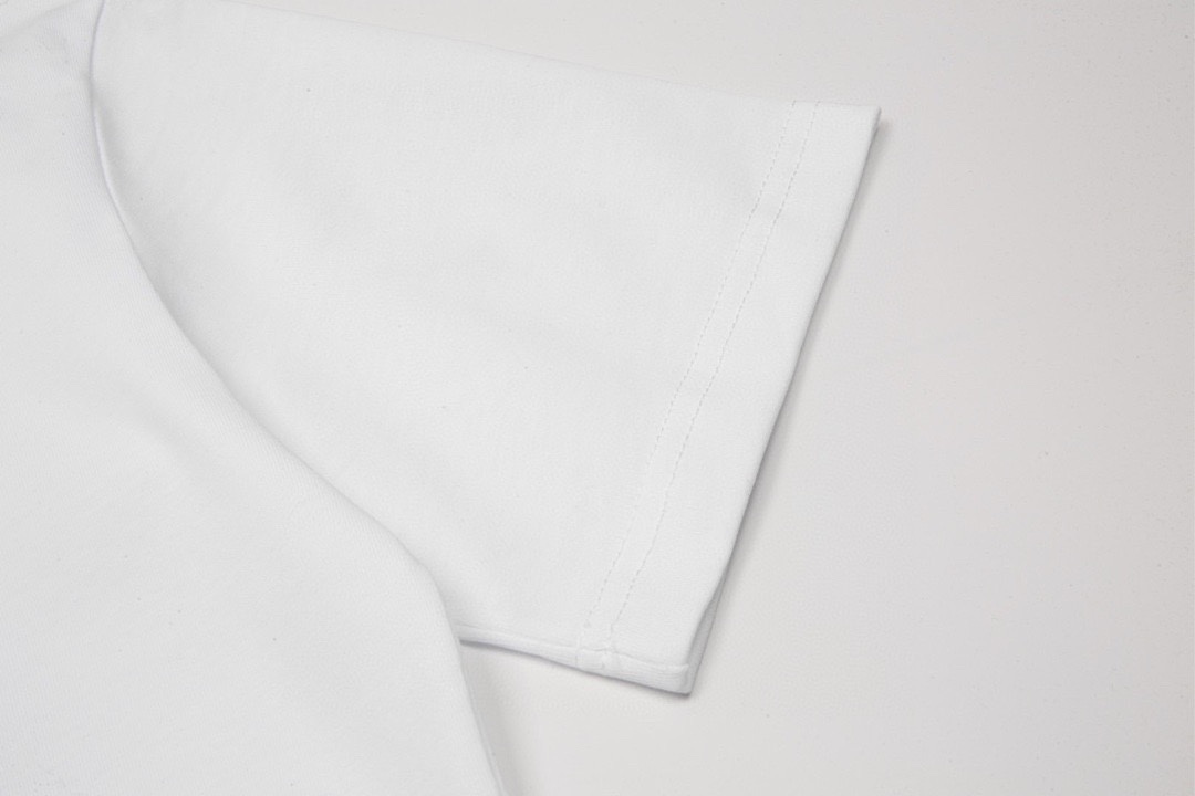 古驰/Gucci 夏季新款 小蓝蛇印花圆领短袖T恤 白色-Chinese UA Cheap High Quatity Brand Clothes Bags handbags Sneakers wholesale wholesaler seller from China Factory suppliers Fashion Clothing Shoes best Quality Beautiful Price 古驰/Gucci 夏季新款 小蓝蛇印花圆领短袖T恤 白色