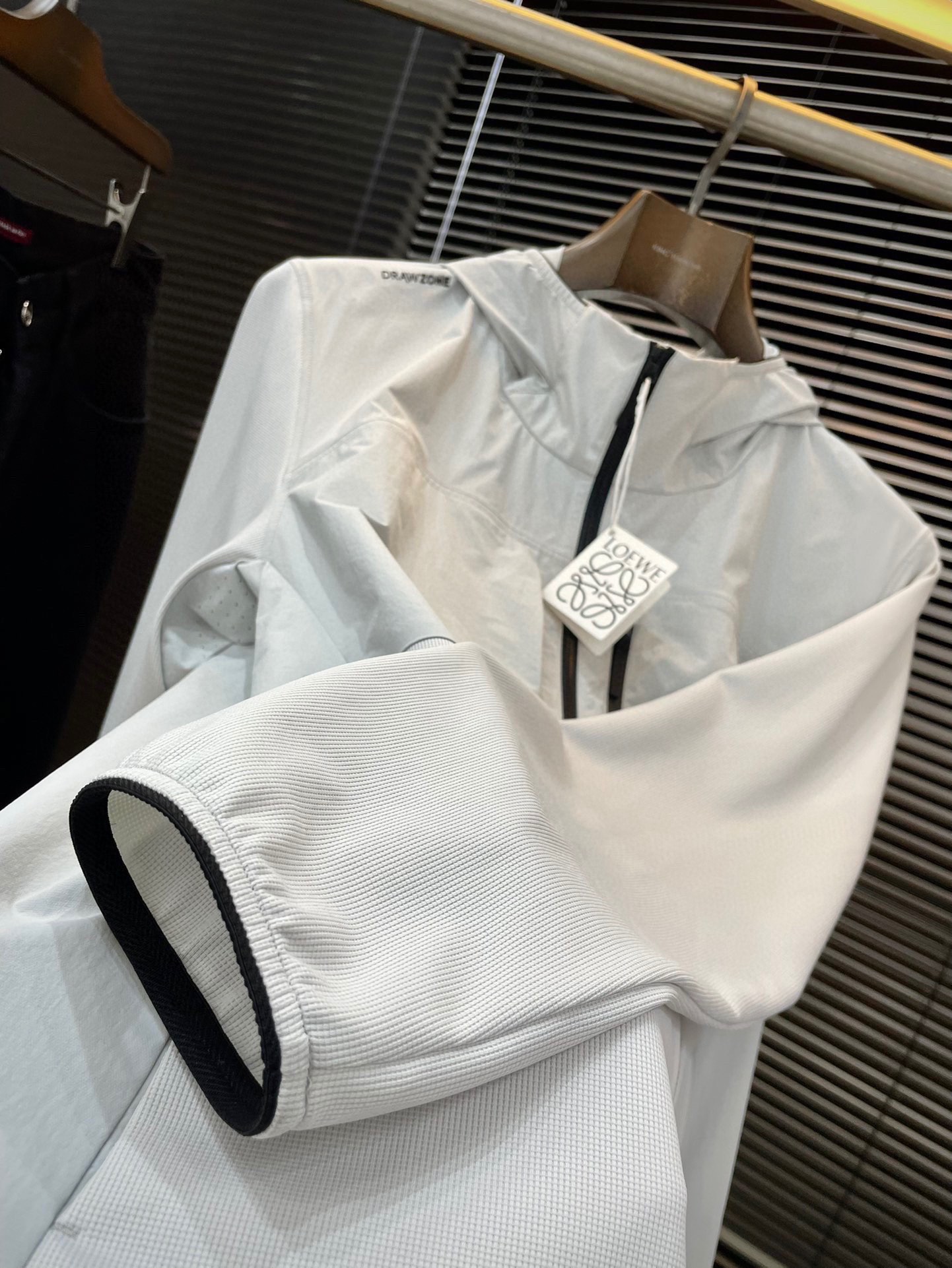 Spring 2025 Loewe (Royvv) Jacket Review: High-Quality Fabric, Youthful Design, Various Sizes - 图片 3