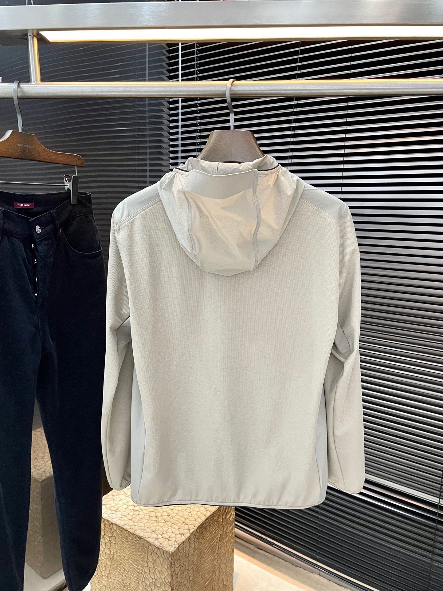 2025 Spring Fashion Recommendation: Loewe’s Stylish Polylithic Fiber Jacket - 图片 9