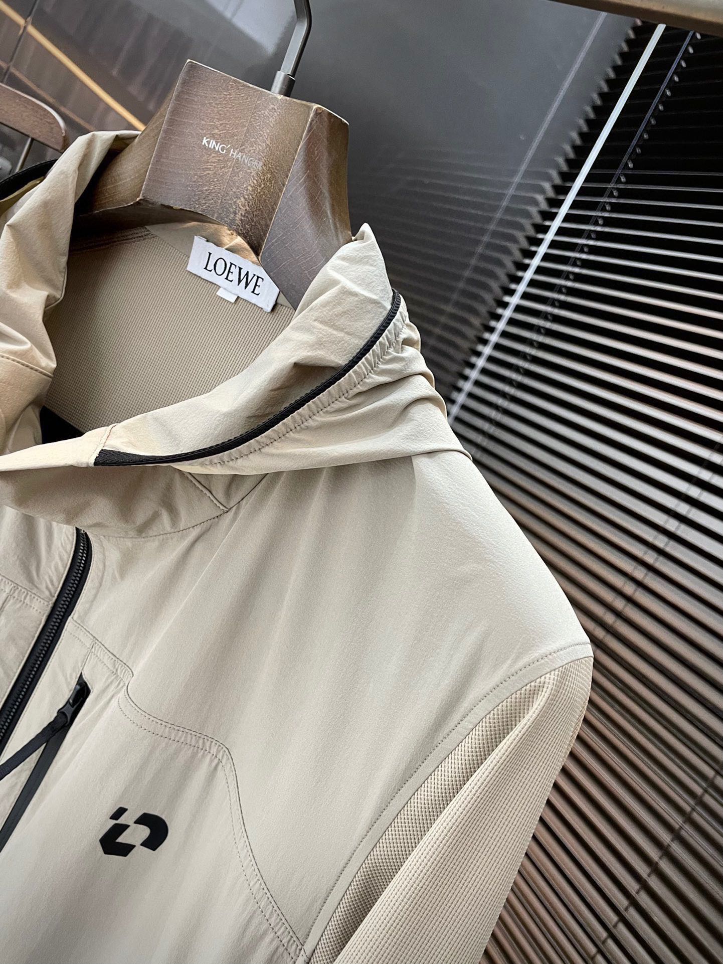 2025 Spring Fashion Recommendation: Loewe’s Stylish Polylithic Fiber Jacket - 图片 3