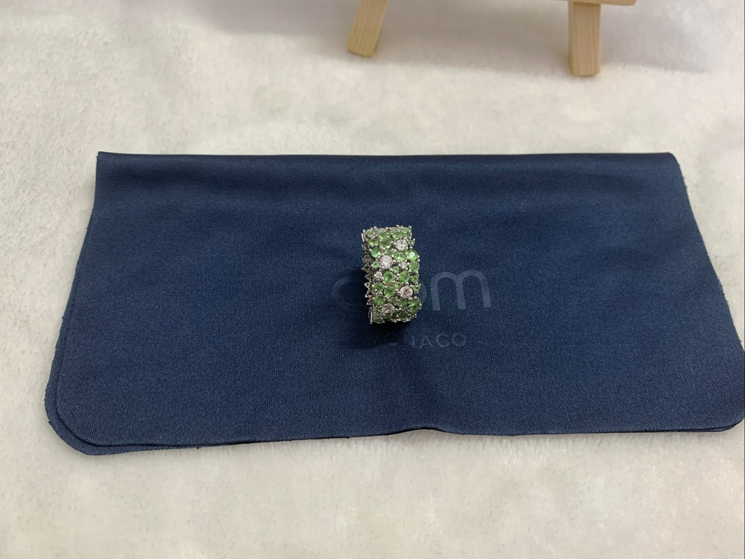  APm Monaco淡绿色宽版水滴戒指浪漫饰品手饰送人生日礼物。