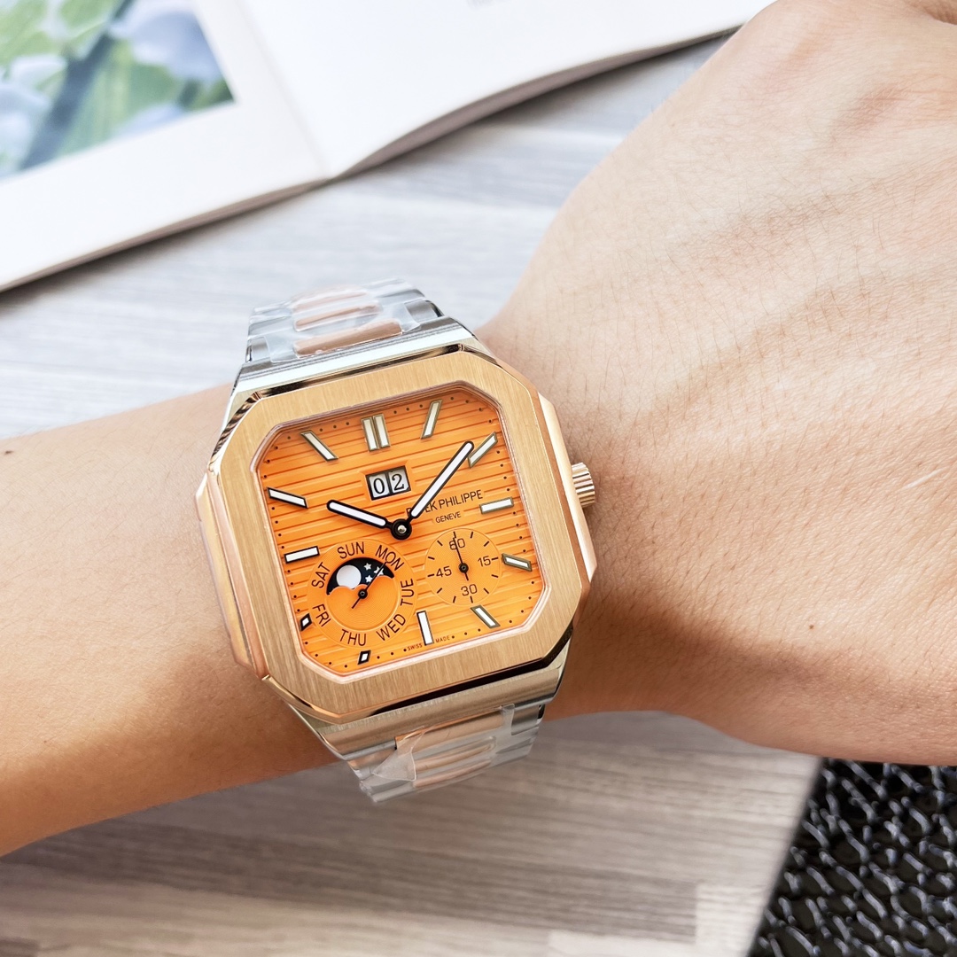 NO:337093,Gold Patek Philippe launches a new series of CUBITUS 5822-001 watches, instantly jumping oversized dates, week and moon phase display functions. This Cubitus bracelet and dial are both classic and fashionable, with a perfect balance of elegance and high-end sense. Highlights 1 movement: manual winding movement. 2 steel belt: 316L custom-grade ergonomic strap, new buckle style. 3 case: size 40mm/10mm, the diagonal length of the case (i.e. 10 o'clock to 4 o'clock), because the case is approximately square, Patek philippe, bracelet19860909金 百达翡丽重磅推出新系列CUBITUS 5822-001腕表,瞬跳超大日期,星期及月相显示功能 这款Cubitus手链及表盘,既经典又时尚,优雅与高级感完美平衡. 亮点特色 1机芯:手动上链机芯. 2钢带:316L定制级人体工程学表带,新扣款式. 3表壳:尺寸40mm/10mm,为表壳对角线长度(即10点位至4点位),因为表壳近似于方形,,,patek philippe,bracelet,Watch