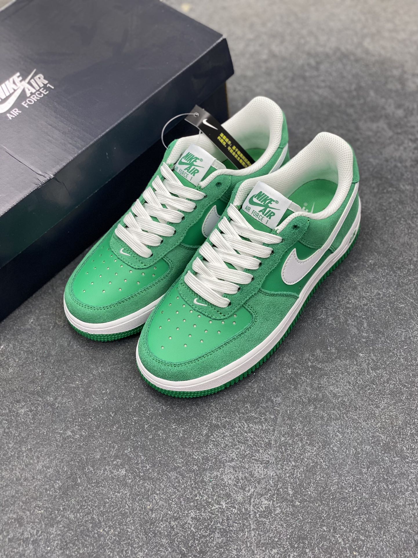 图片[8]-Air Force 1 Low 绿白勾 原楦头原纸板 打造纯正空军版型 #专注外贸渠道 全掌内置蜂窝气垫 #原盒配件 原厂中底钢印、拉帮完美 货号：IB6388-300 尺码：36 36.5 37.5 38 38.5 39 40 40.5 41 42 42.5 43 44 44.5 45-选品中心