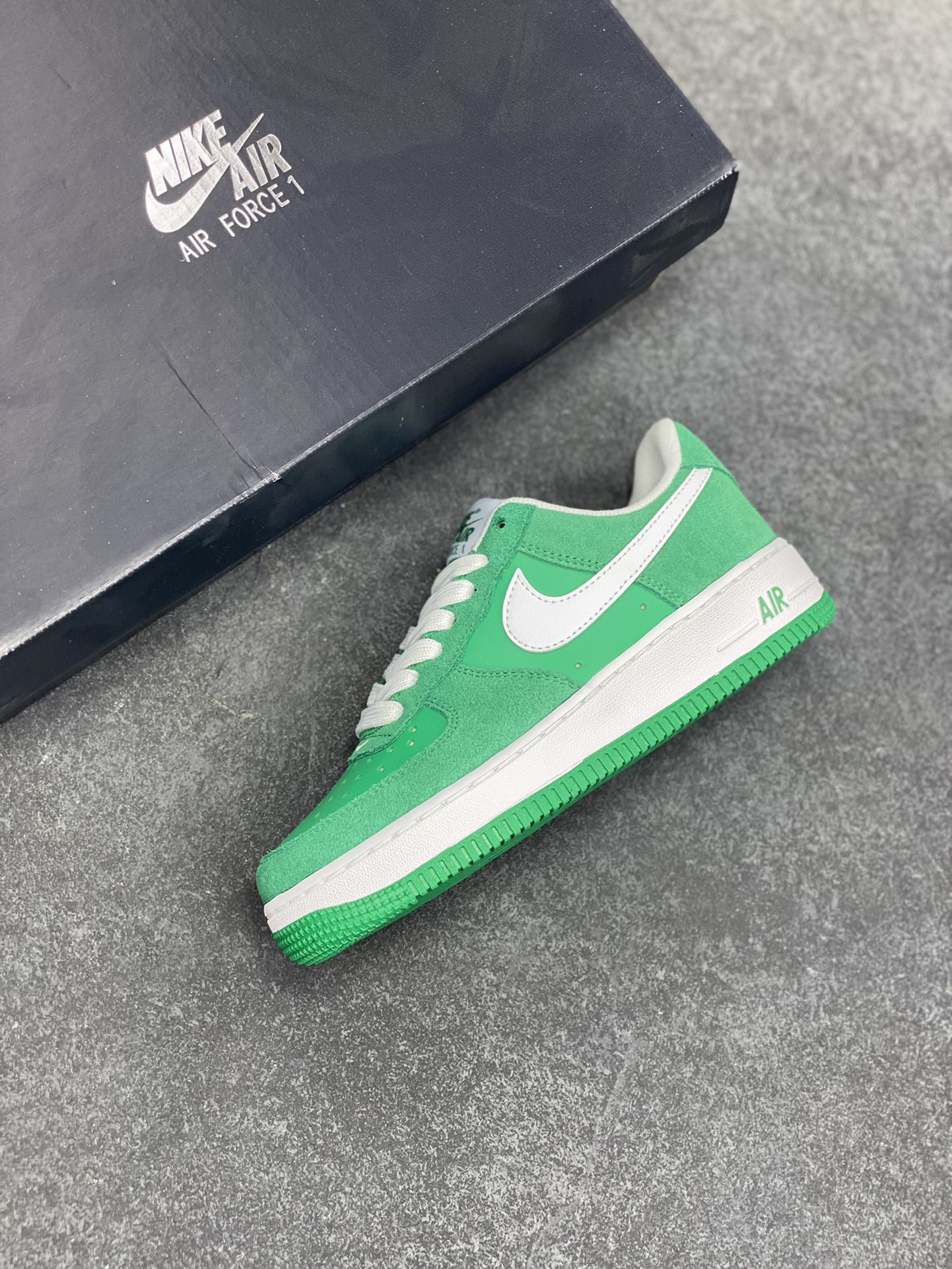 图片[7]-Air Force 1 Low 绿白勾 原楦头原纸板 打造纯正空军版型 #专注外贸渠道 全掌内置蜂窝气垫 #原盒配件 原厂中底钢印、拉帮完美 货号：IB6388-300 尺码：36 36.5 37.5 38 38.5 39 40 40.5 41 42 42.5 43 44 44.5 45-选品中心