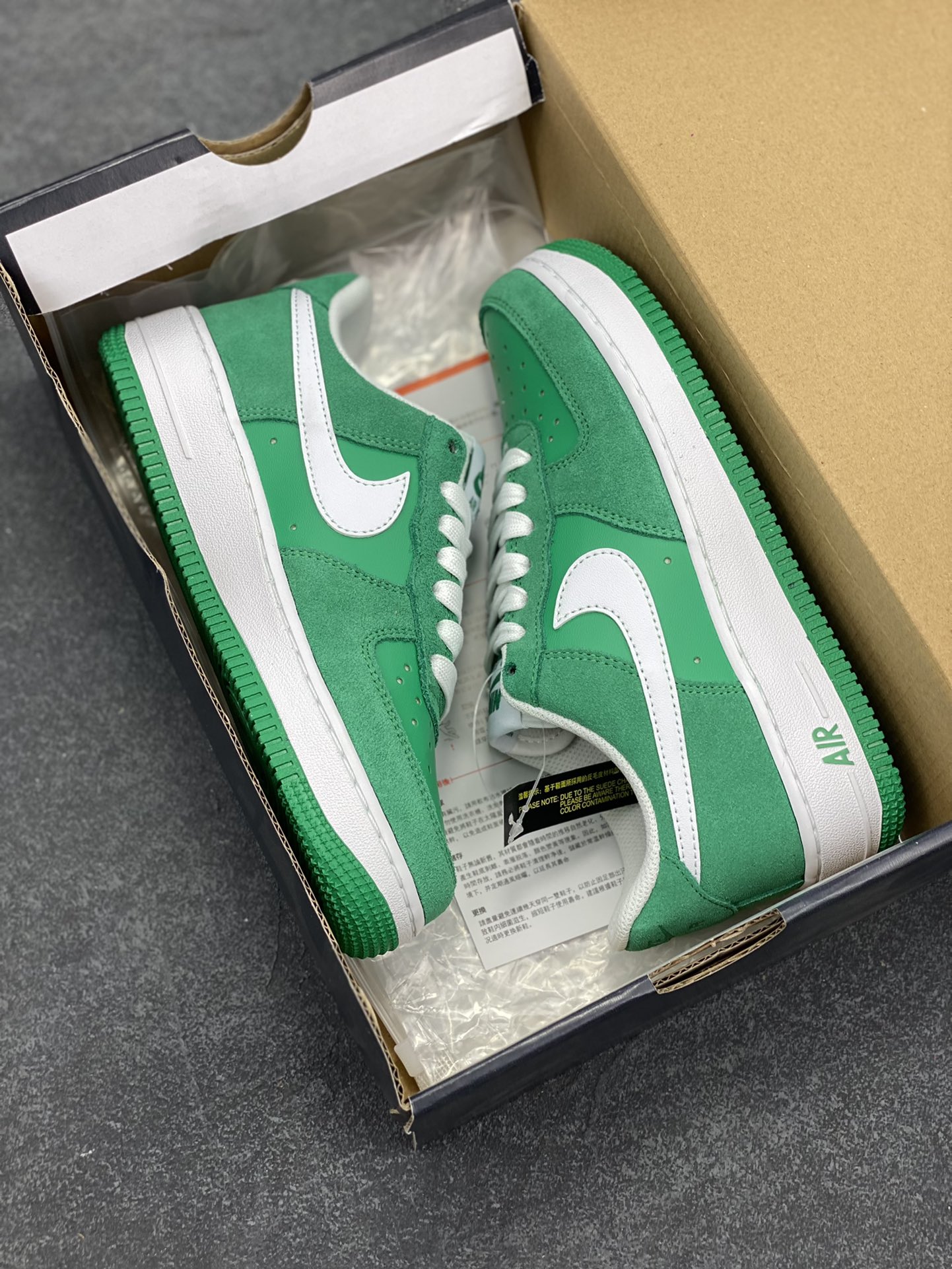 图片[9]-Air Force 1 Low 绿白勾 原楦头原纸板 打造纯正空军版型 #专注外贸渠道 全掌内置蜂窝气垫 #原盒配件 原厂中底钢印、拉帮完美 货号：IB6388-300 尺码：36 36.5 37.5 38 38.5 39 40 40.5 41 42 42.5 43 44 44.5 45-选品中心