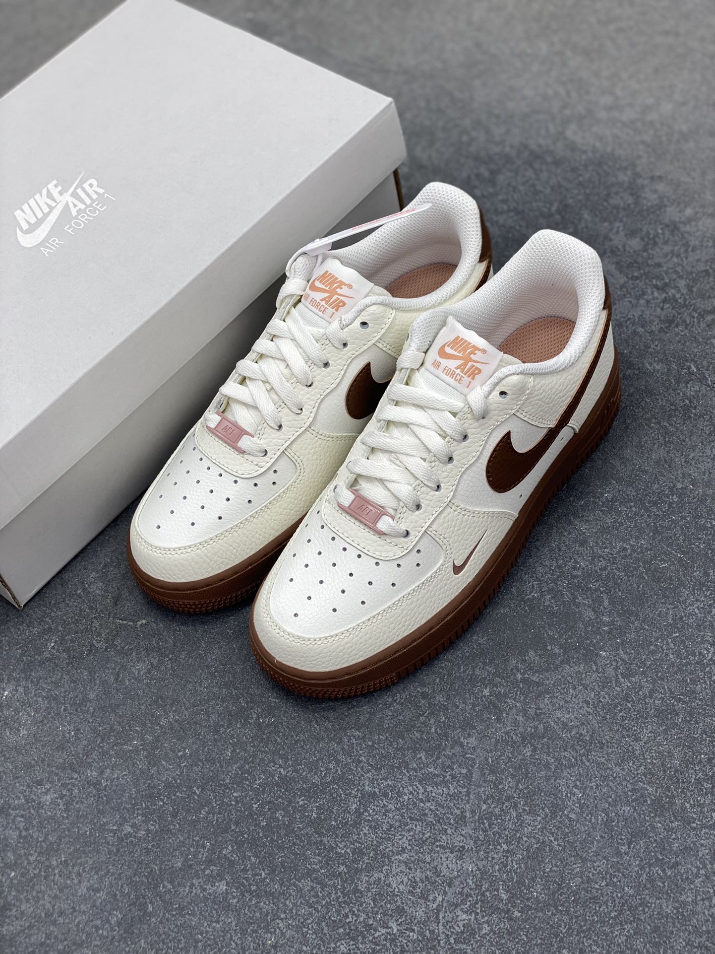 图片[8]-Air Force 1 Low 绿白勾 原楦头原纸板 打造纯正空军版型 #专注外贸渠道 全掌内置蜂窝气垫 #原盒配件 原厂中底钢印、拉帮完美 货号：IB3378-122 尺码：35.5 36 36.5 37.5 38 38.5 39 40 40.5 41 42 42.5 43 44 44.5 45-选品中心