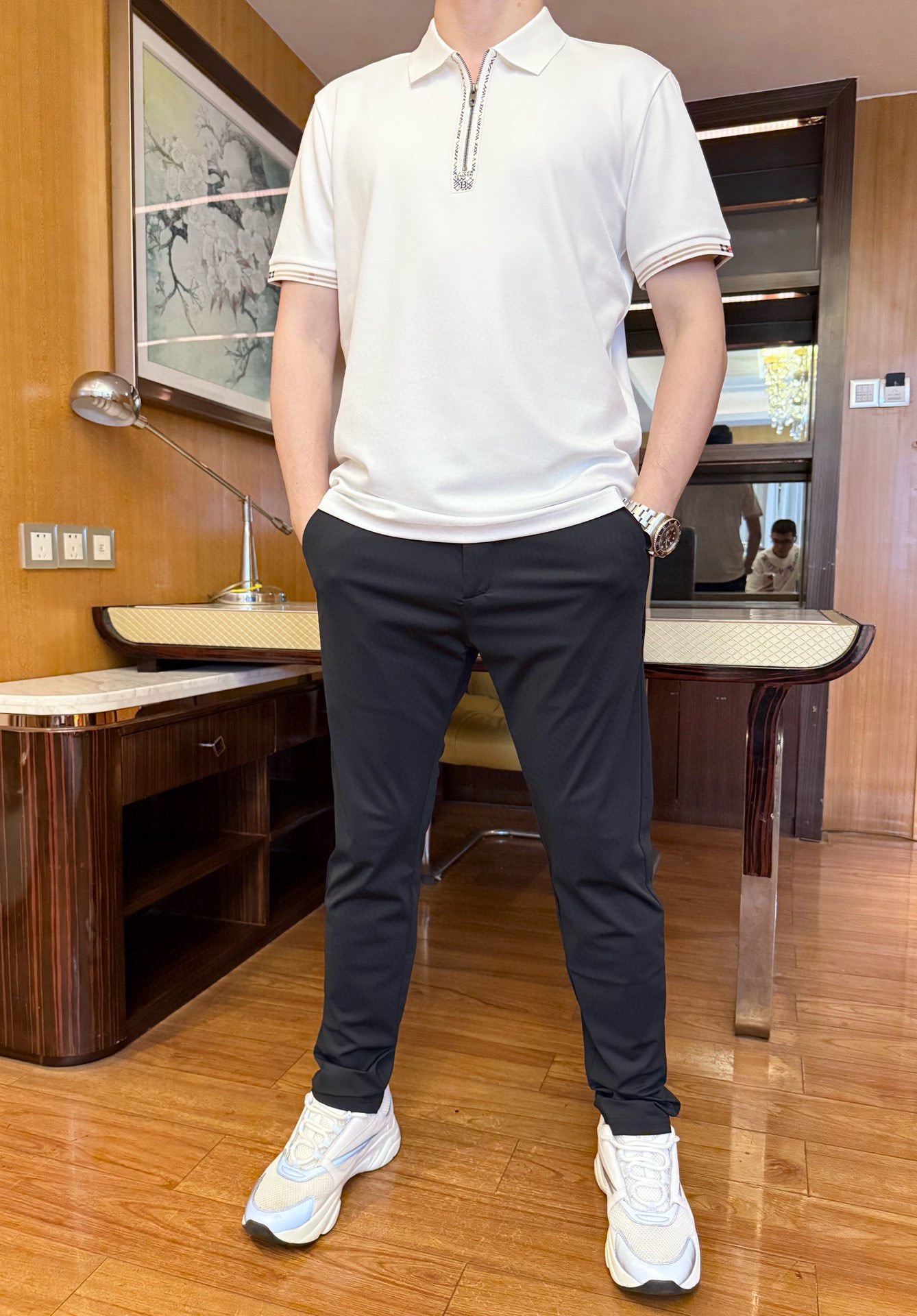 NO:452252,Burberry-2025 counter latest hot-selling Polo, hot-selling items in European and American counters!  Selected Italian imported mercerized cotton fabrics with the latest design, the plaid design on the chest zipper shows elegance, and the upper body effect needs no more. Size: 48-56 (model 180/wear 50, with Hong Kong Lane Crawford gift box packaging), burberry, alexander wang19860909巴宝莉-2025专柜最新爆款Polo出货 欧美专柜热销单品！精选意大利进口丝光棉面料搭配最新的设计,胸前拉链的格纹设计彰显雅致 上身效果不用多说.尺码:48-56（模特180/穿50,配香港连卡佛礼盒包装）,,burberry,alexander wang,Men's clothing