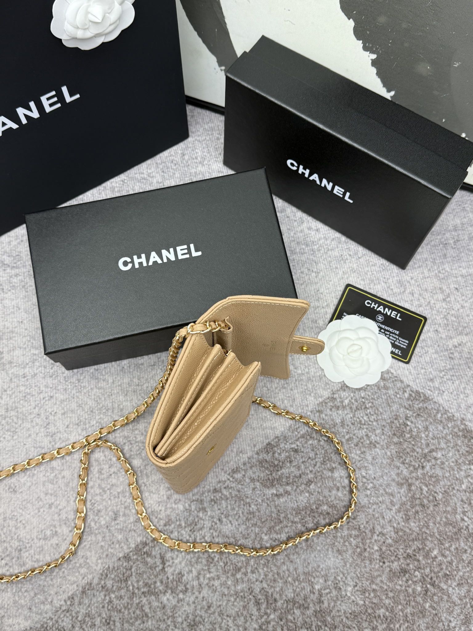 CHANEL 经典CFロングチェーンショルダーバッグ - シックな格子デザイン