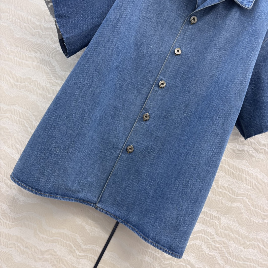 独家首发❤️爆单推荐，LW海岛度假Paula’s系列牛仔短袖衬衫，重工艺立体激光缕空雕孔烧花工艺设计，复