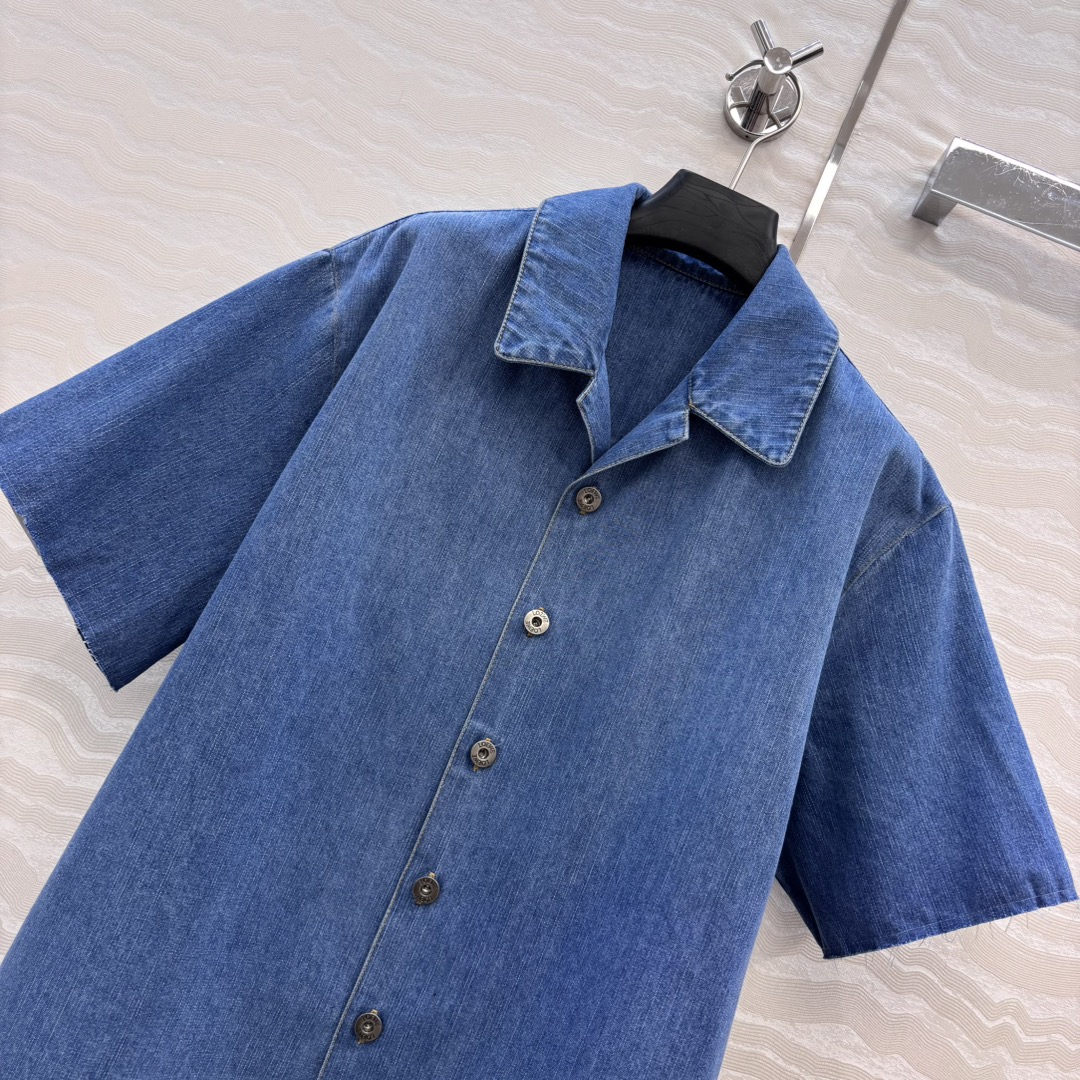 独家首发❤️爆单推荐，LW海岛度假Paula’s系列牛仔短袖衬衫，重工艺立体激光缕空雕孔烧花工艺设计，复