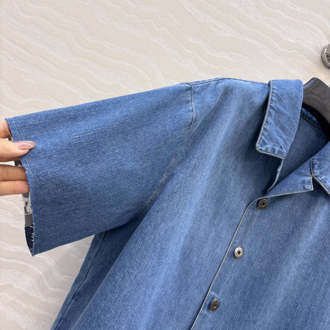 独家首发❤️爆单推荐，LW海岛度假Paula’s系列牛仔短袖衬衫，重工艺立体激光缕空雕孔烧花工艺设计，复