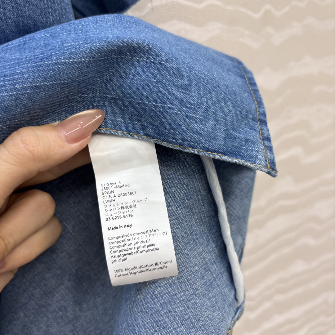 独家首发❤️爆单推荐，LW海岛度假Paula’s系列牛仔短袖衬衫，重工艺立体激光缕空雕孔烧花工艺设计，复