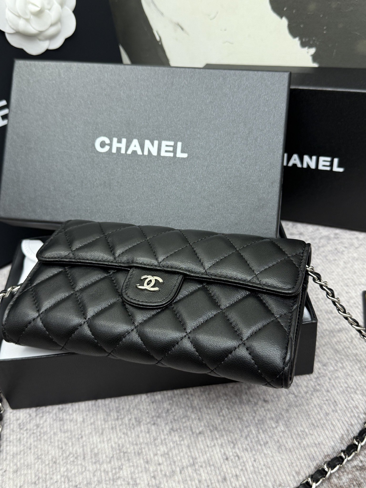 CHANEL 经典CF長款チェーンショルダーバッグ - おしゃれな格子模様と大容量