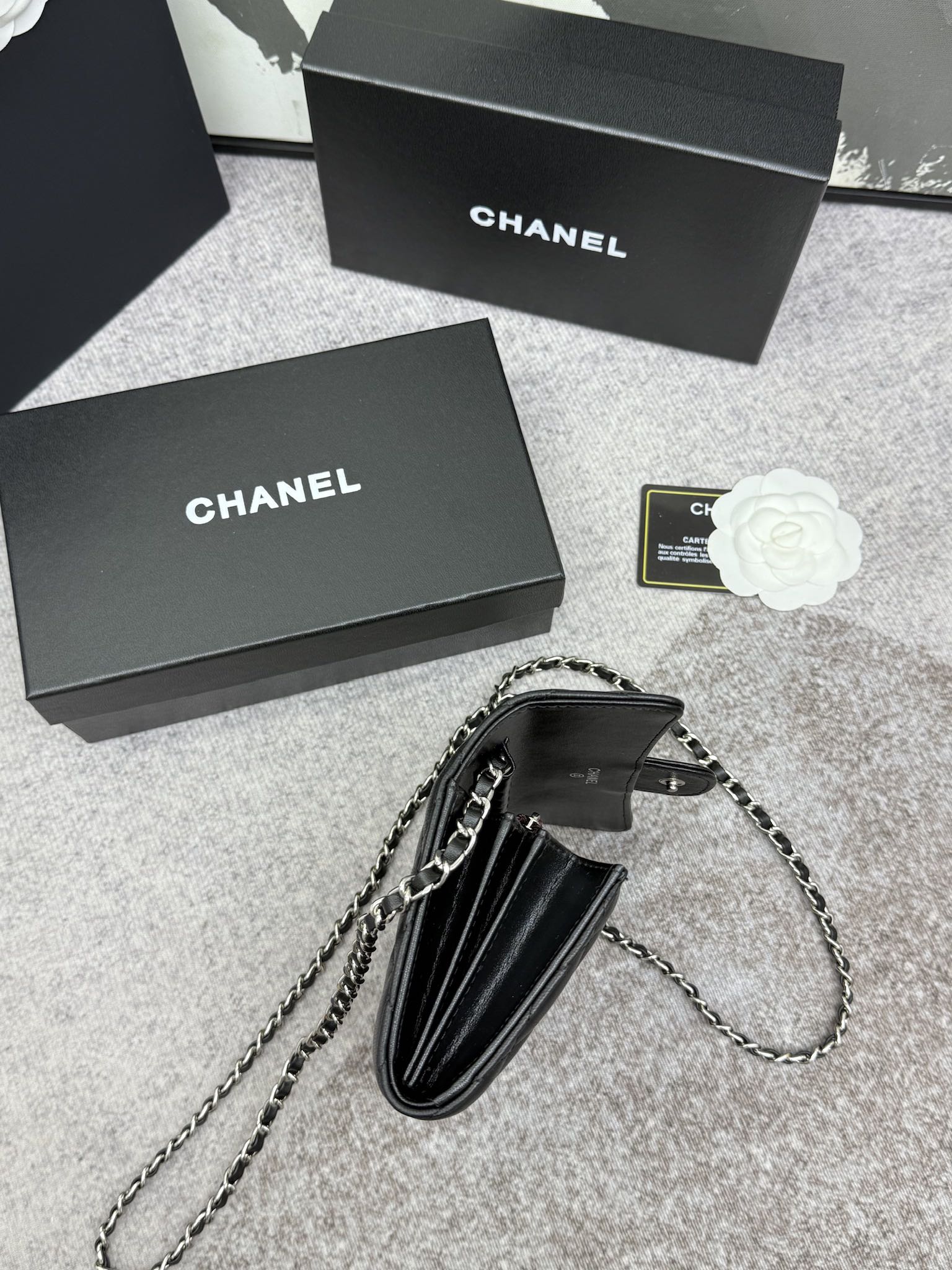 CHANEL 经典CF長款チェーンショルダーバッグ - おしゃれな格子模様と大容量