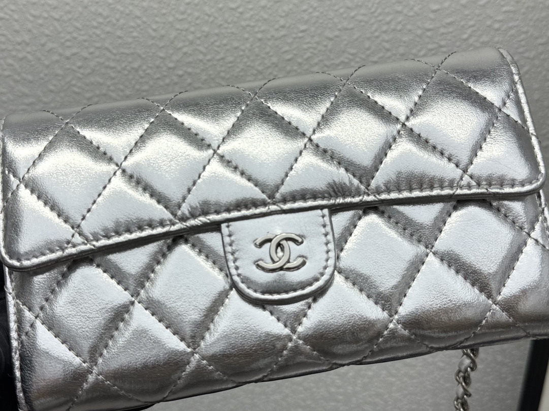 CHANEL 经典CF長款チェーンバッグ - スタイリッシュなデザインと大容量