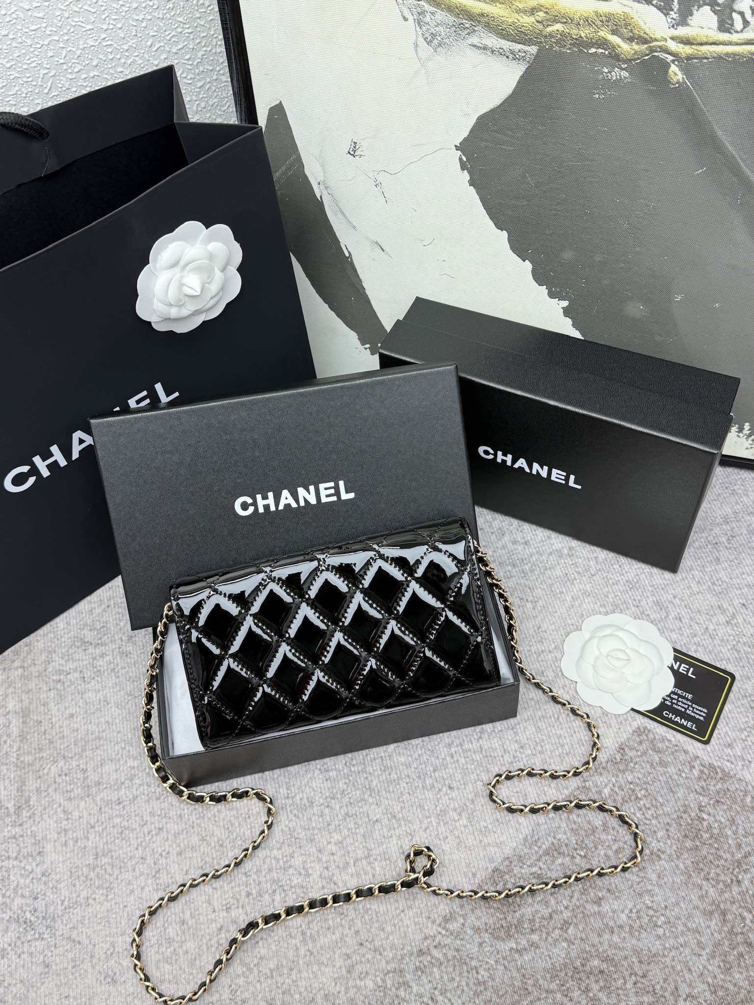 CHANEL 经典CF长款链条挎包 - スタイリッシュな格子デザインと大容量