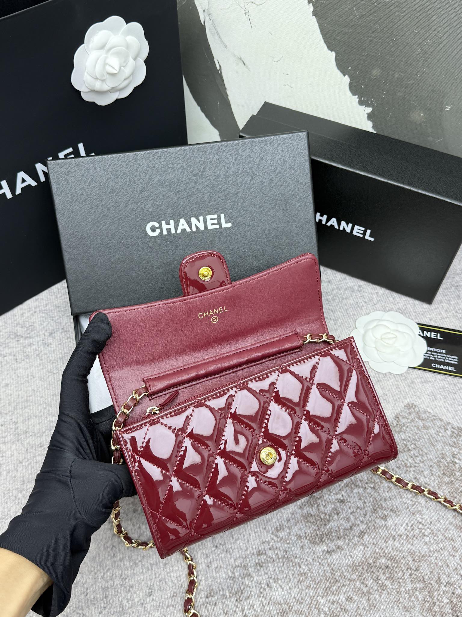 Chanel 经典CF長款チェーンバッグ - 大容量・おしゃれなデザイン
