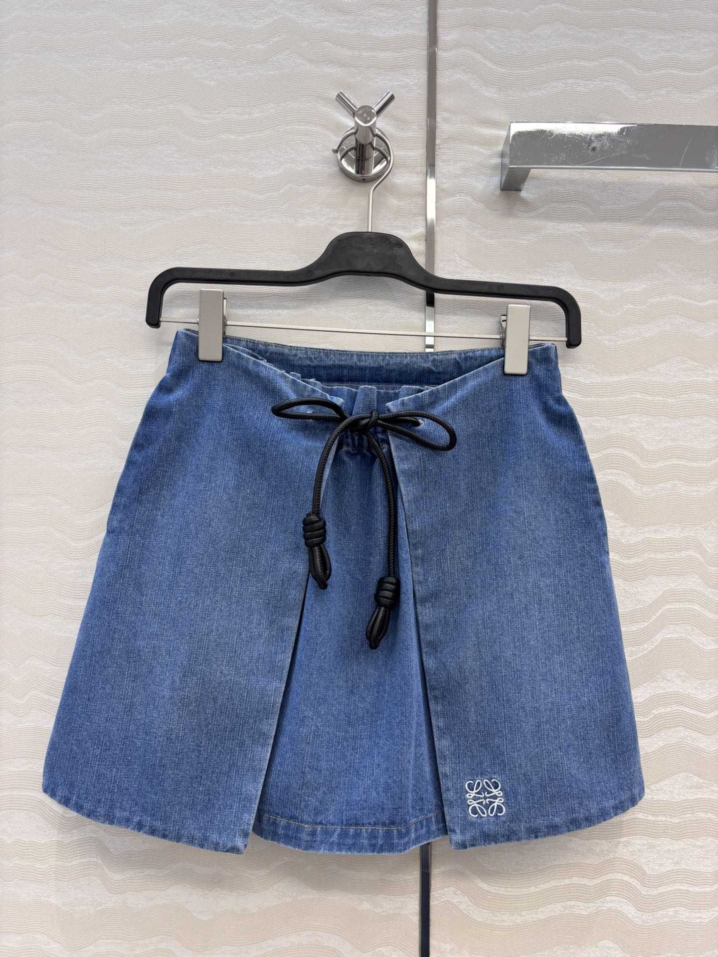 独家首发❤️爆单推荐，Lw时髦精穿搭！立裁抽绳搭片牛仔半裙！摩登时髦定位花束褶皱设计感超强！搭片版型不挑