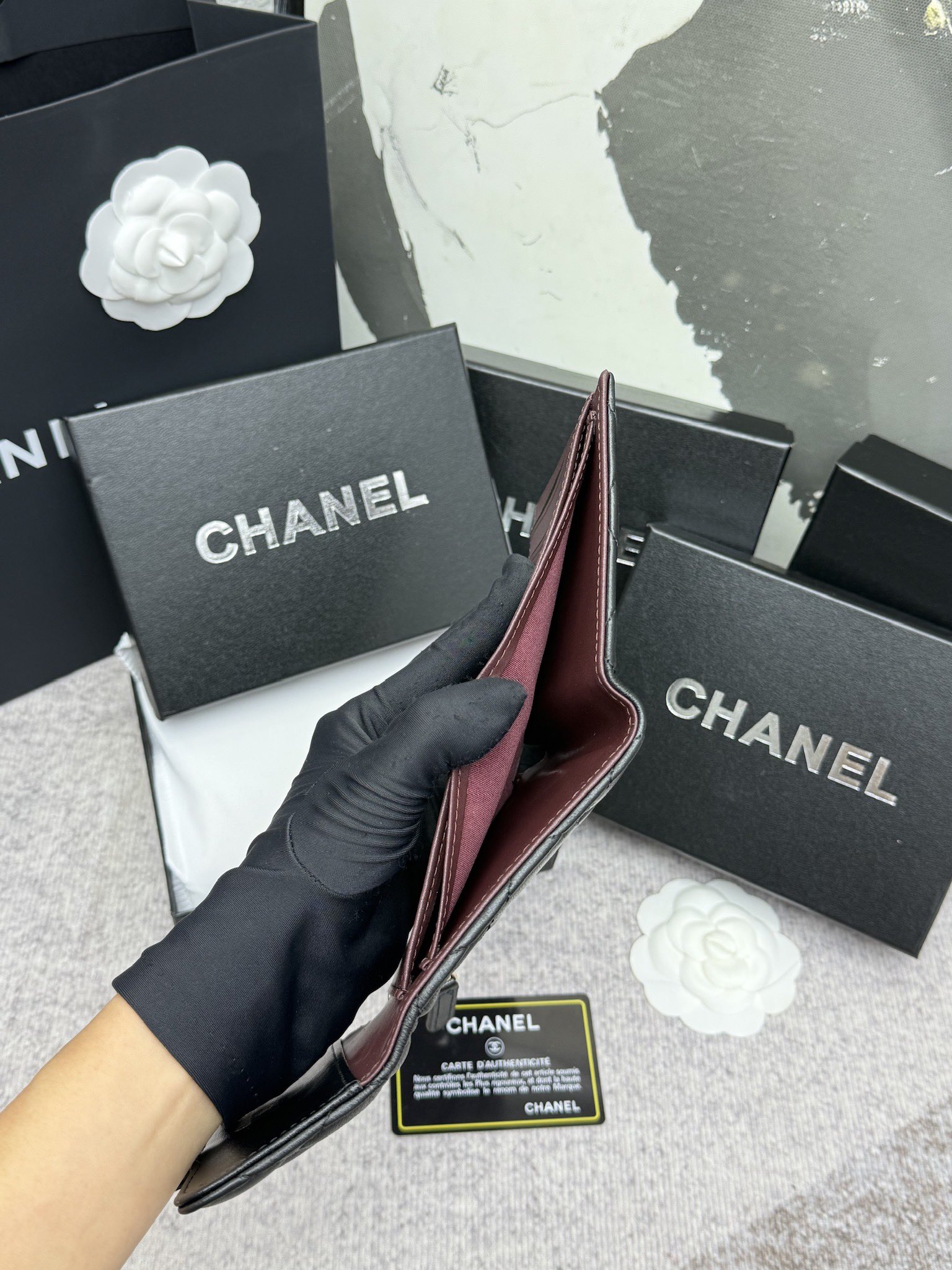 Chanel牛皮CF短三折財布 - 6カードポケット＆小銭入れ付き