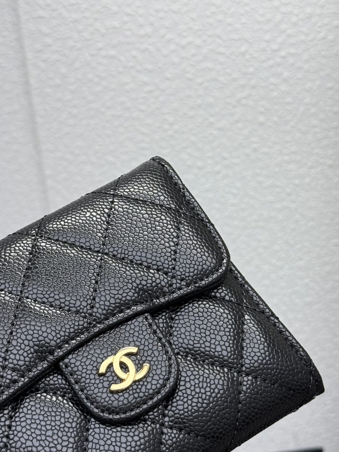 CHANEL牛皮CF短三折財布 - おしゃれな6カードポケット付き