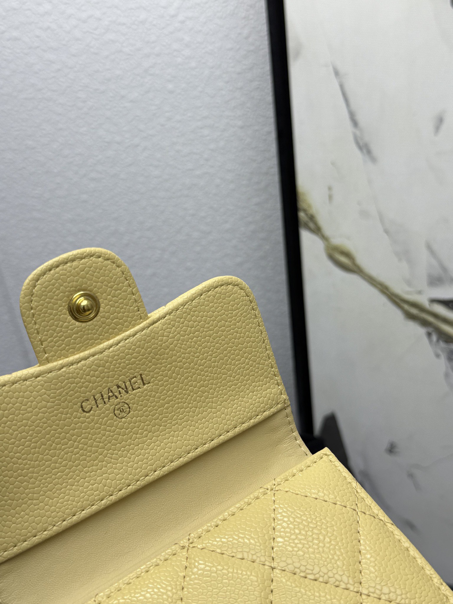 Chanel牛皮CF短三折財布 - 6カードスロット＆小銭入れ付き