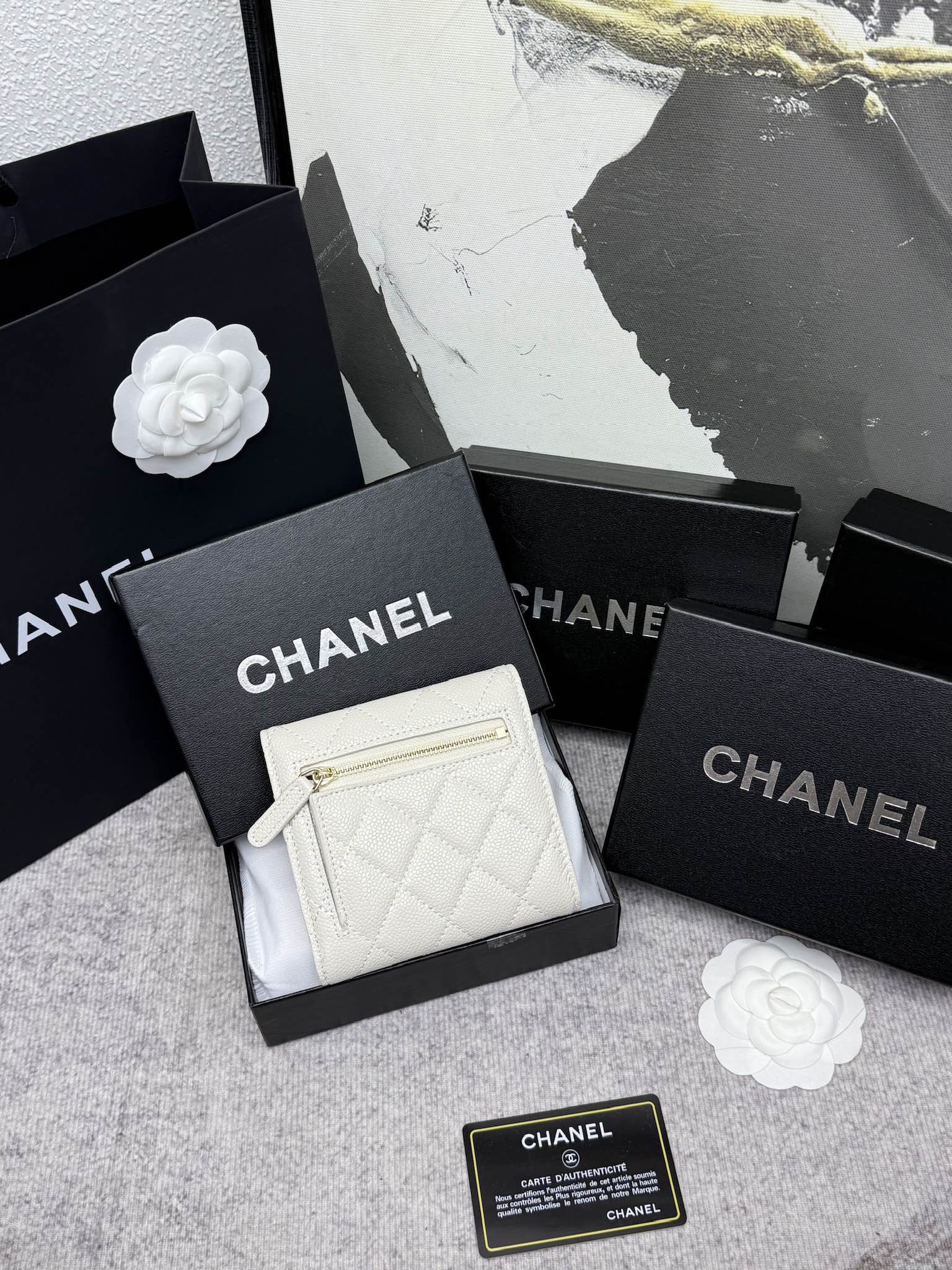 CHANEL牛皮製CF短三折財布 - 6カードポケット・小銭入れ付き