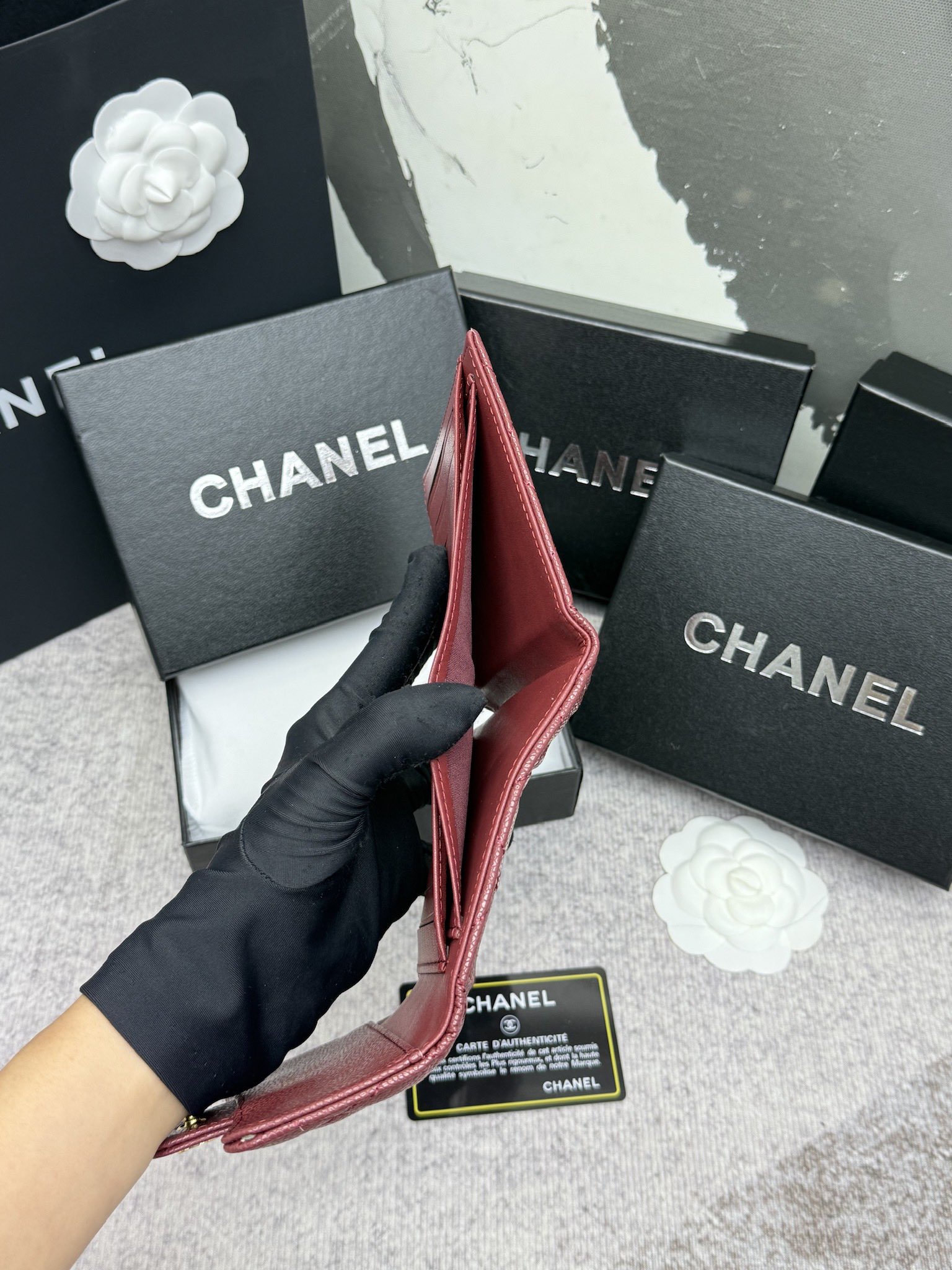 CHANEL牛皮CF短三折財布 - 6カードポケット＆小銭入れ付き
