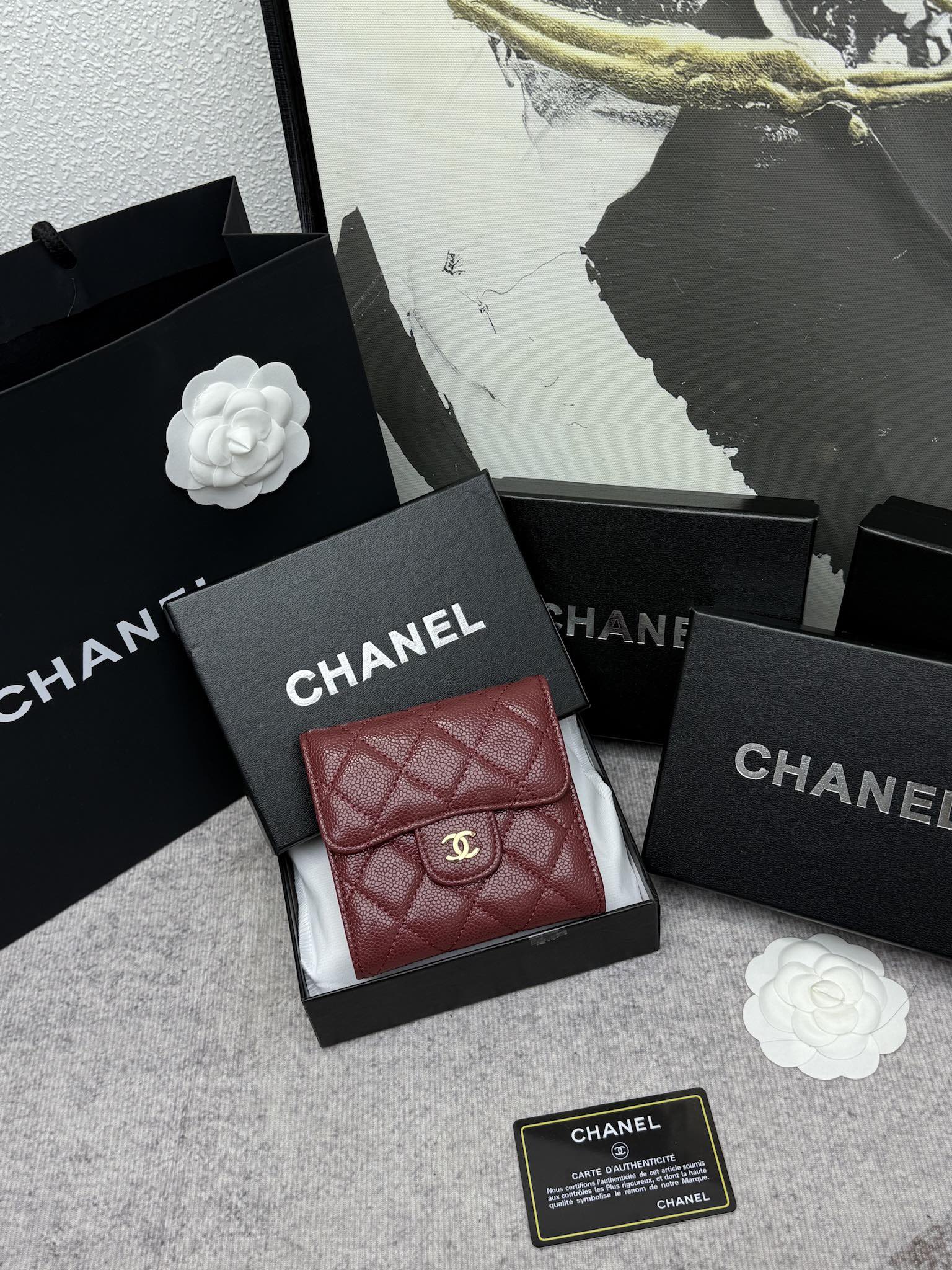 CHANEL牛皮CF短三折財布 - 6カードポケット＆小銭入れ付き