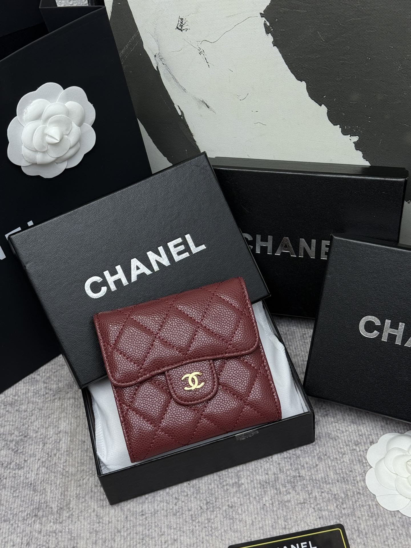 CHANEL牛皮CF短三折財布 - 6カードポケット＆小銭入れ付き