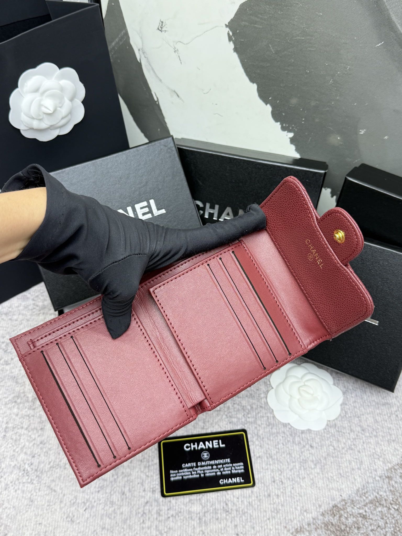 CHANEL牛皮CF短三折財布 - 6カードポケット＆小銭入れ付き