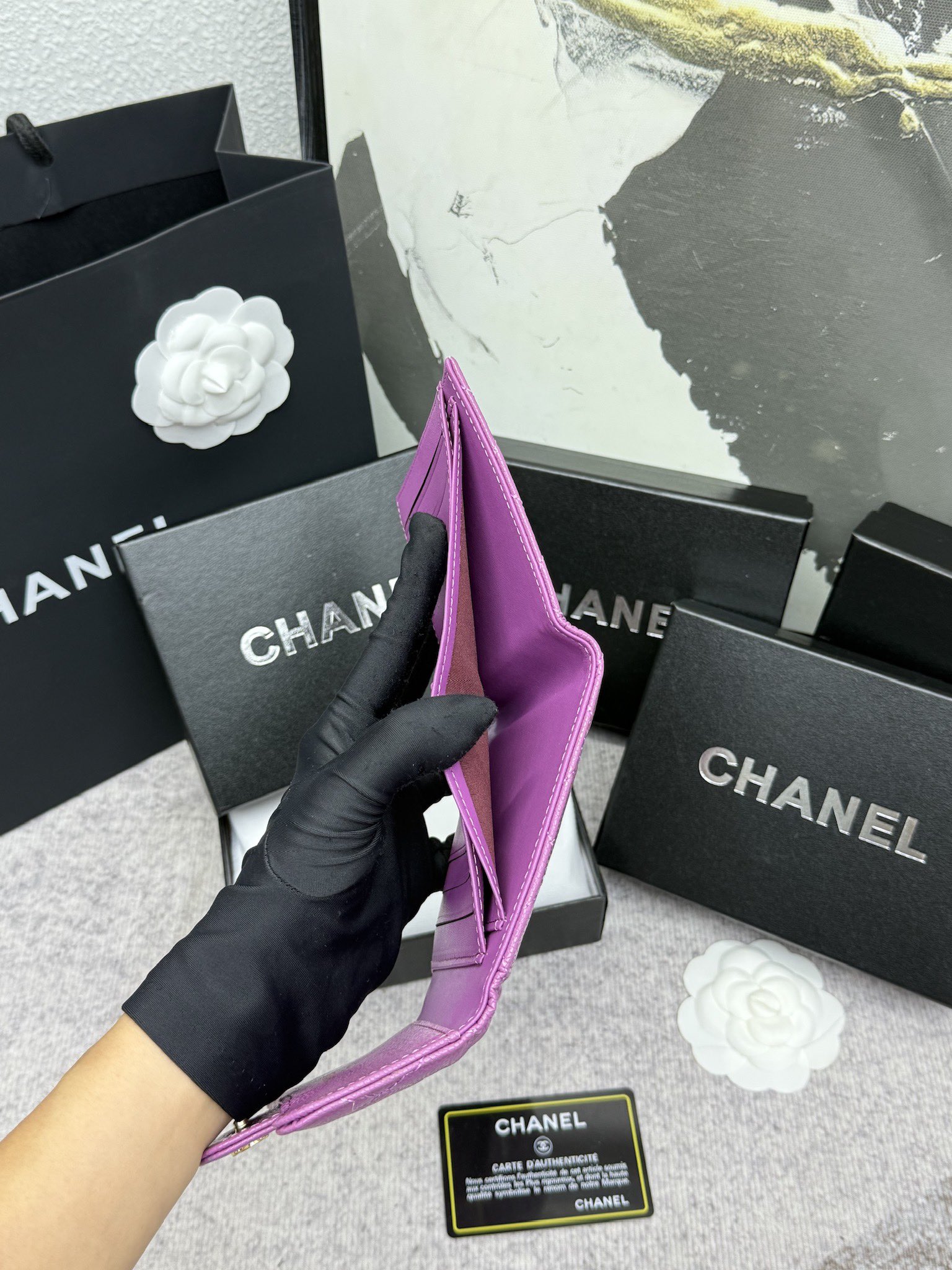 CHANEL牛皮CF短三折財布 - 6カードポケット＆小銭入れ付き
