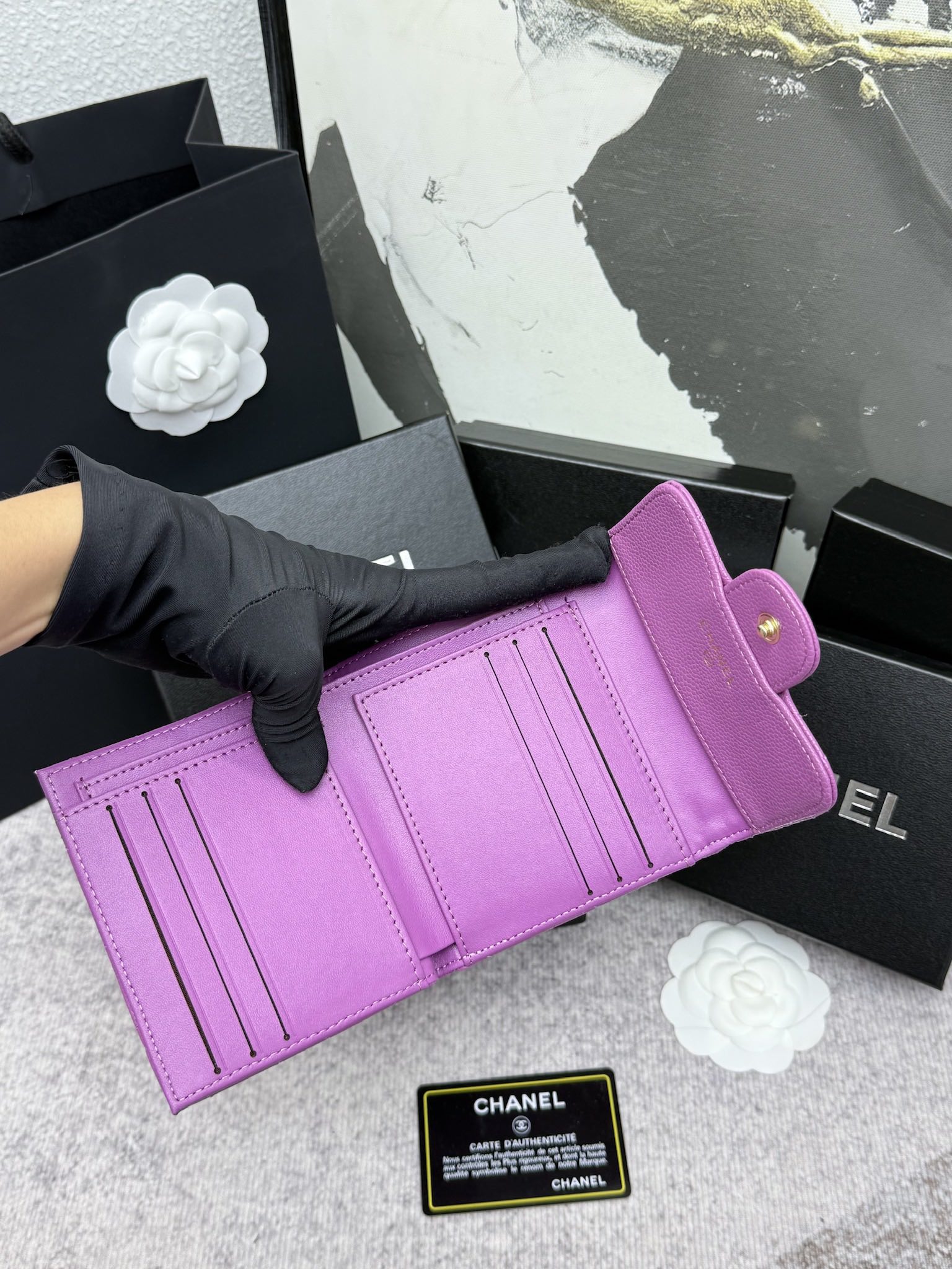 CHANEL牛皮CF短三折財布 - 6カードポケット＆小銭入れ付き