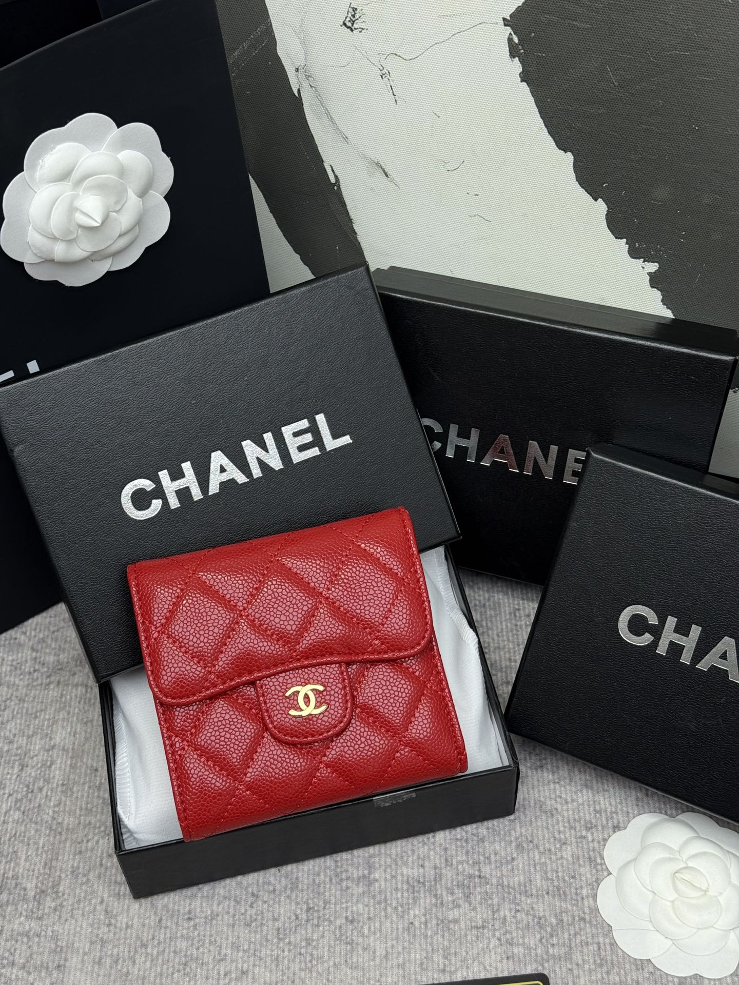 CHANEL牛皮製CF短三折財布 - カード収納6個＆小銭入れ付き