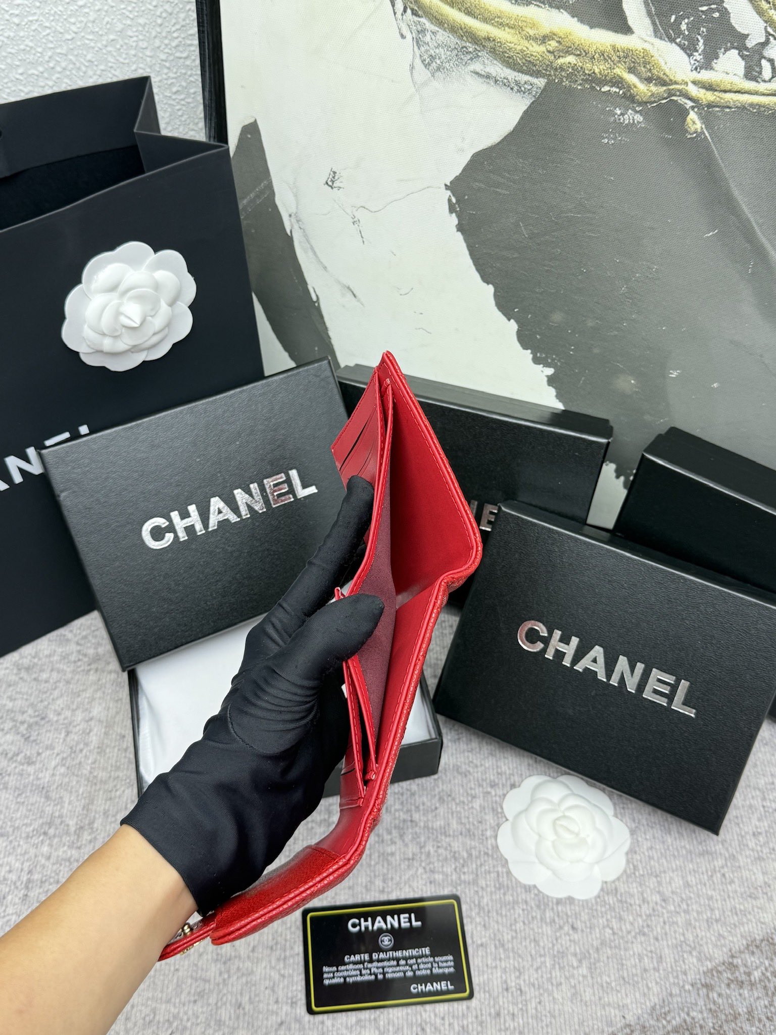 CHANEL牛皮製CF短三折財布 - カード収納6個＆小銭入れ付き