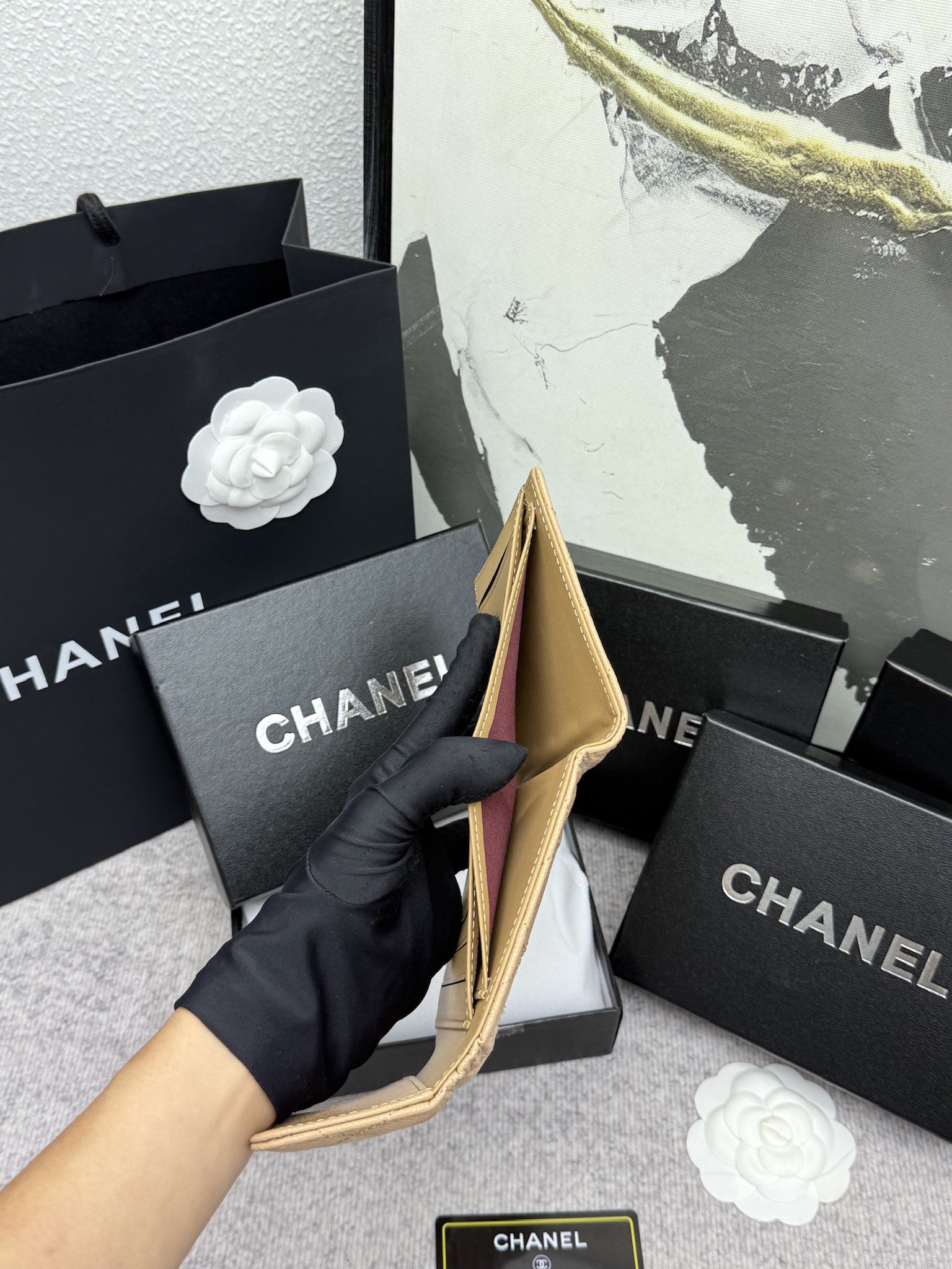CHANEL牛皮CF短三折財布 - 6カードスロット＆小銭入れ付き