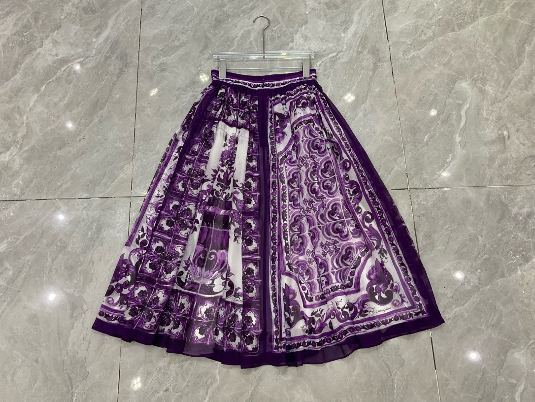 “Versatile Female Outfit: P1633 with Puritanium Swirl Lined Half-Skirts” - 图片 9