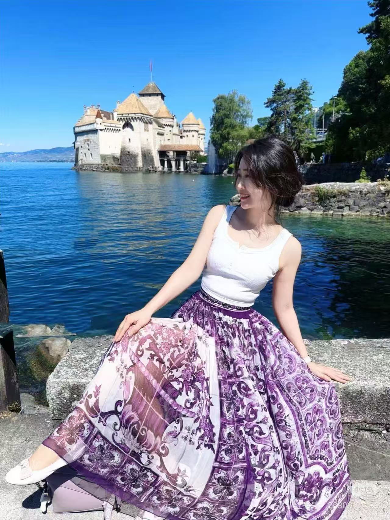 “Versatile Female Outfit: P1633 with Puritanium Swirl Lined Half-Skirts”